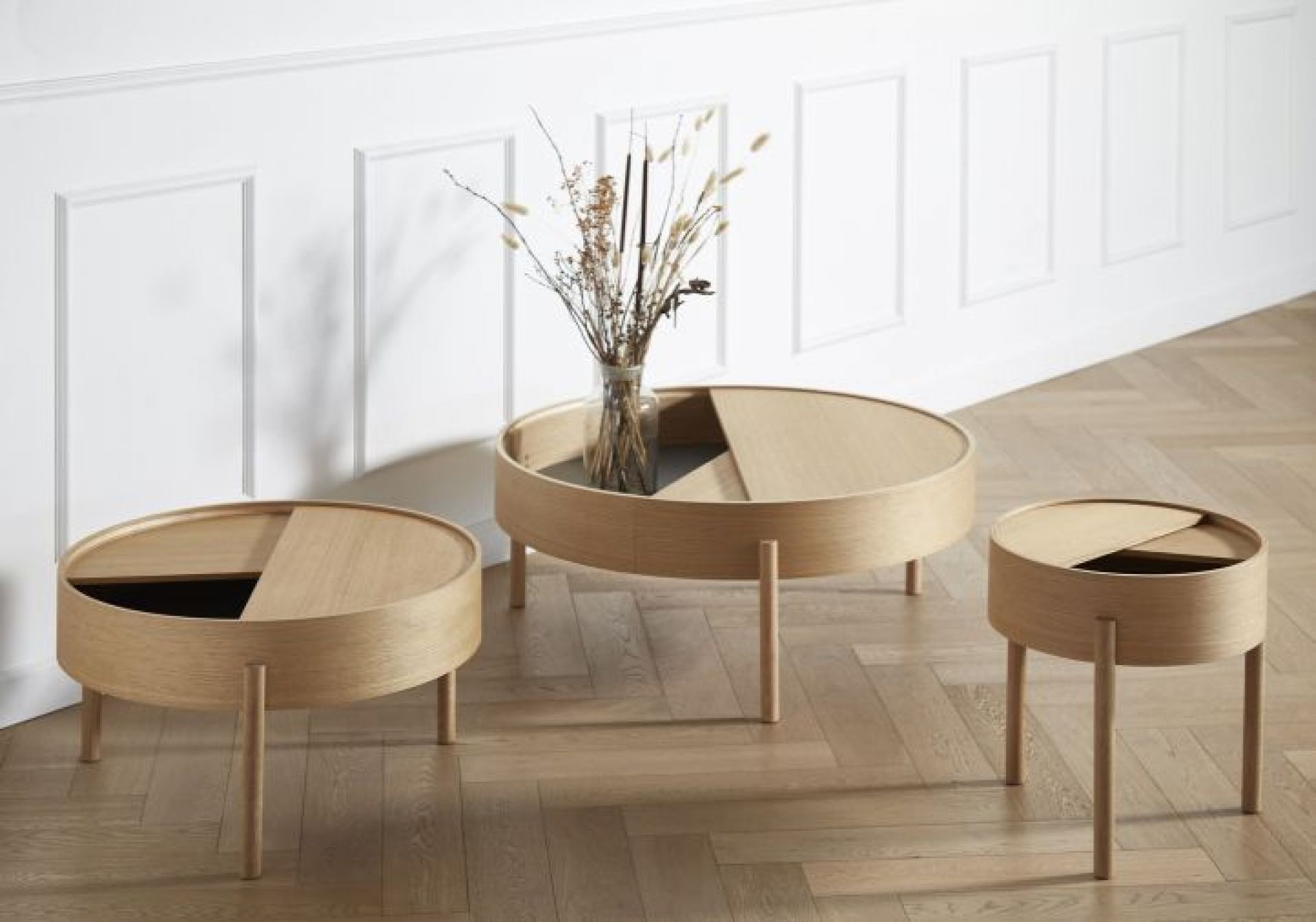 Arc Side Table Oak oiled Ø 42 cm Woud