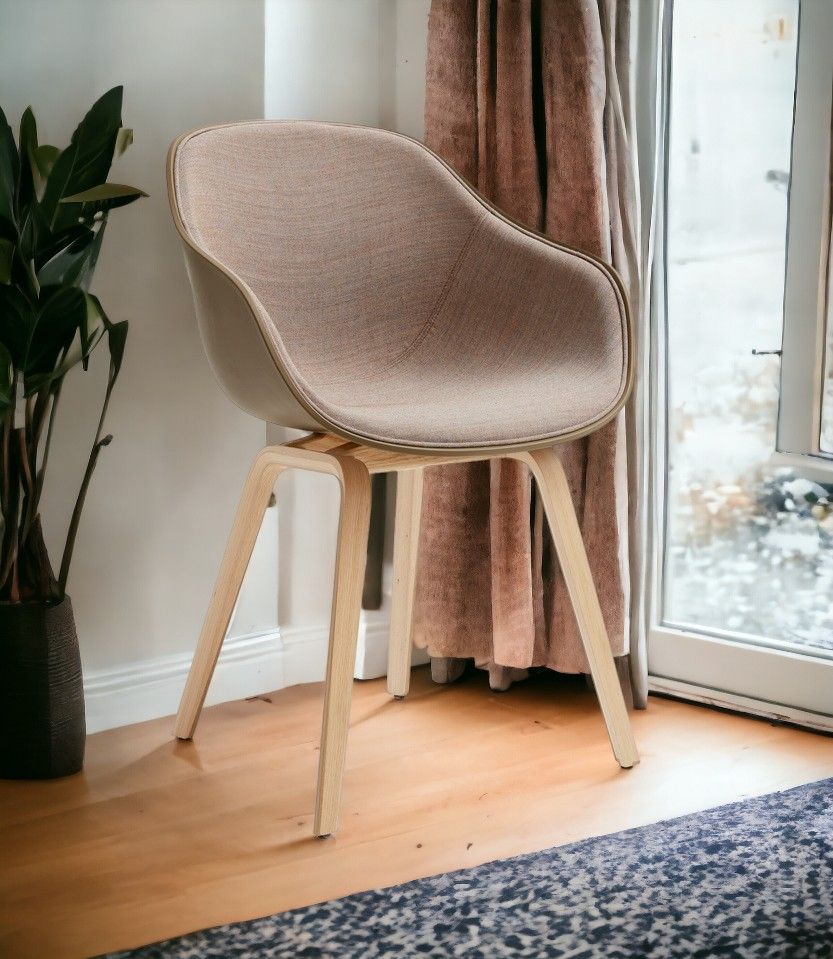 About A Chair AAC 222 Chair Oak water lacquered / Clay 2.0 / Remix-242 Hay SINGLE PIECES