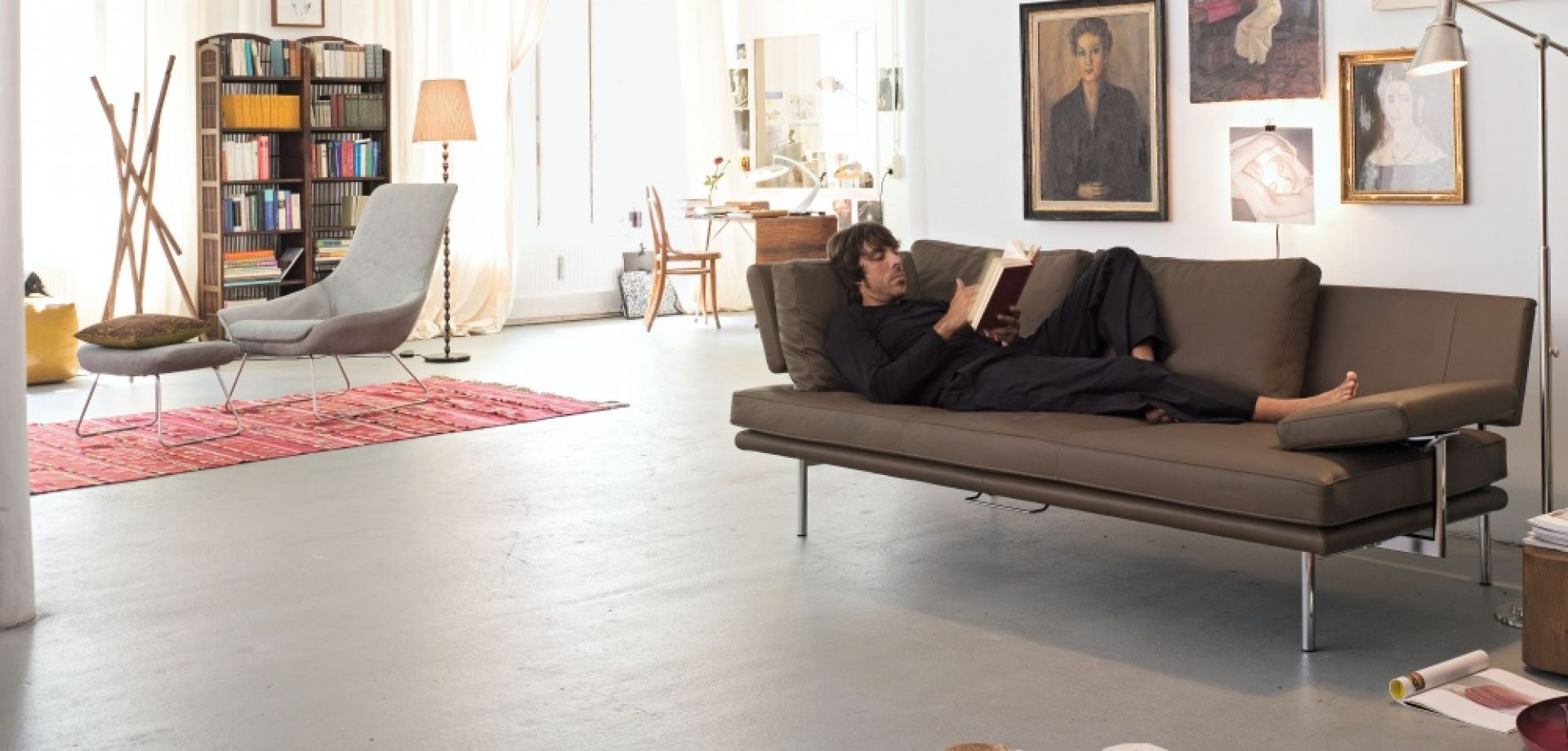 LIVING PLATFORM Sofa with two functional armrests Walter Knoll