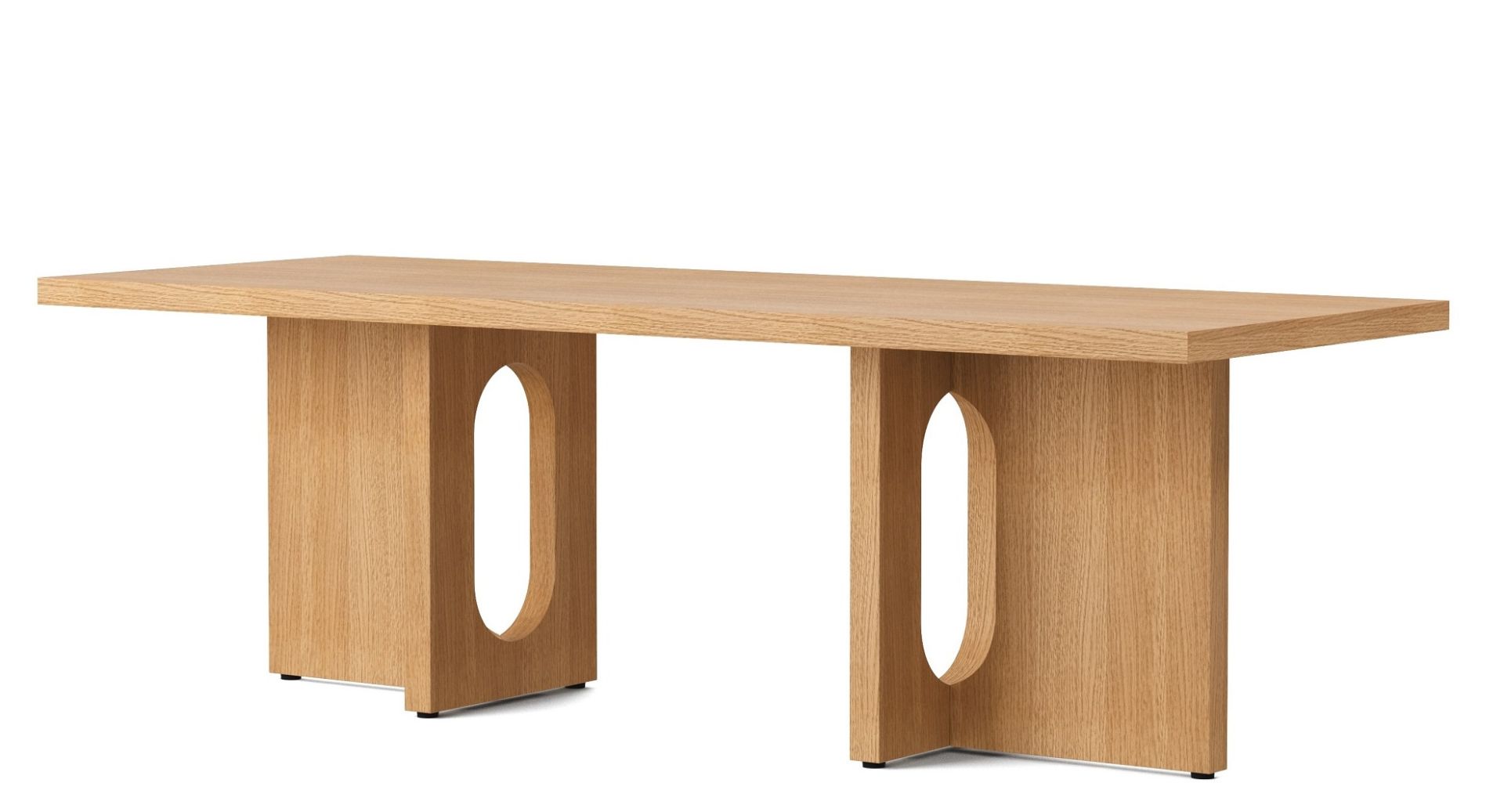 Androgyne Couchtisch von Audo Copenhagen aus Eichenholz, moderner Wohnzimmertisch mit ovalen Aussparungen.