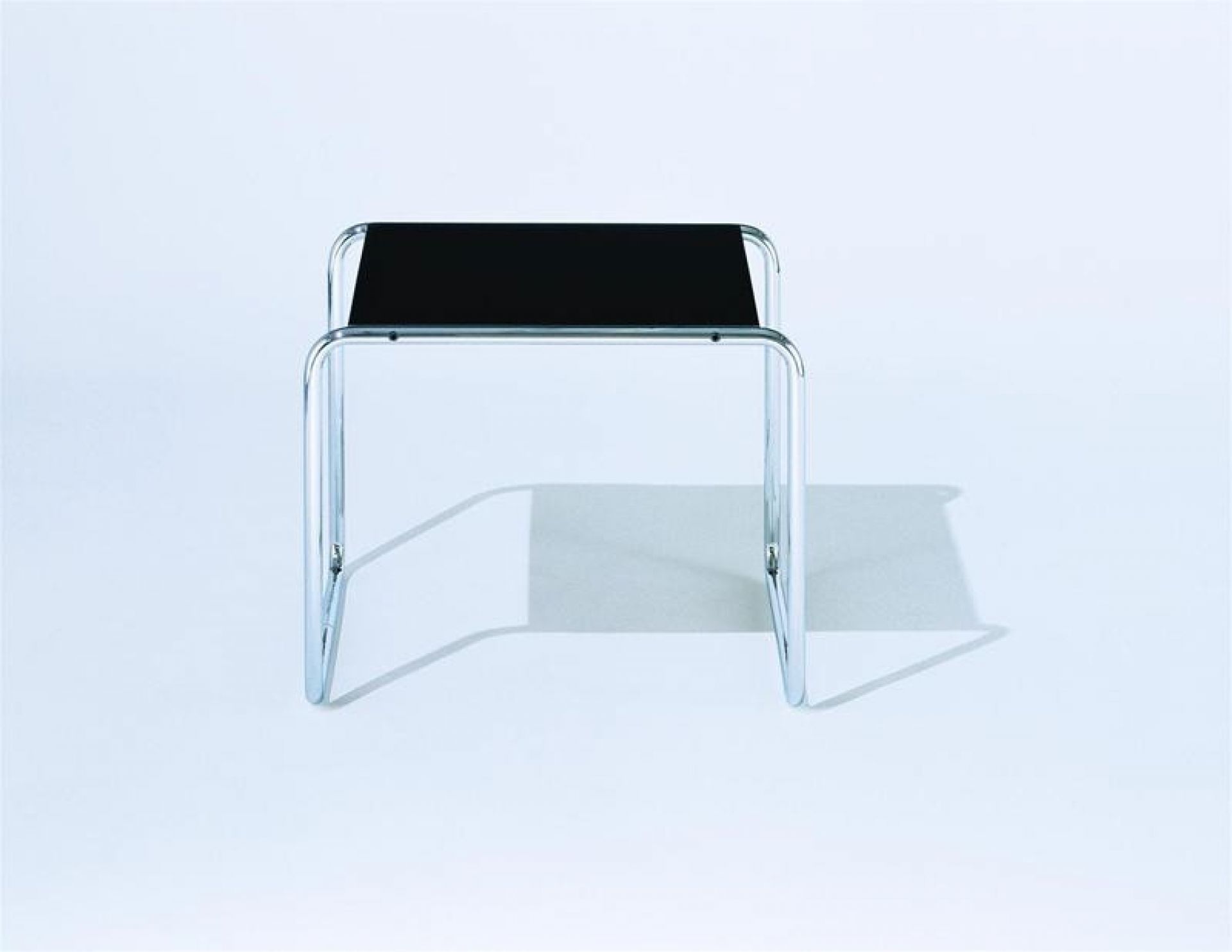 Laccio 1 small coffee table Knoll International