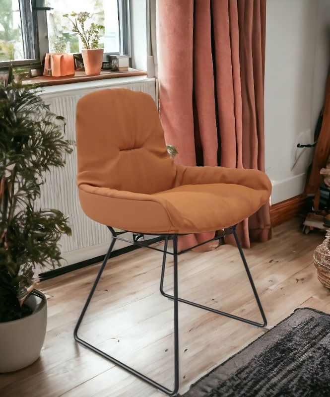 Leya chair low armrest leather Sahara Freifrau Manufaktur PREFERRED COMBINATION
