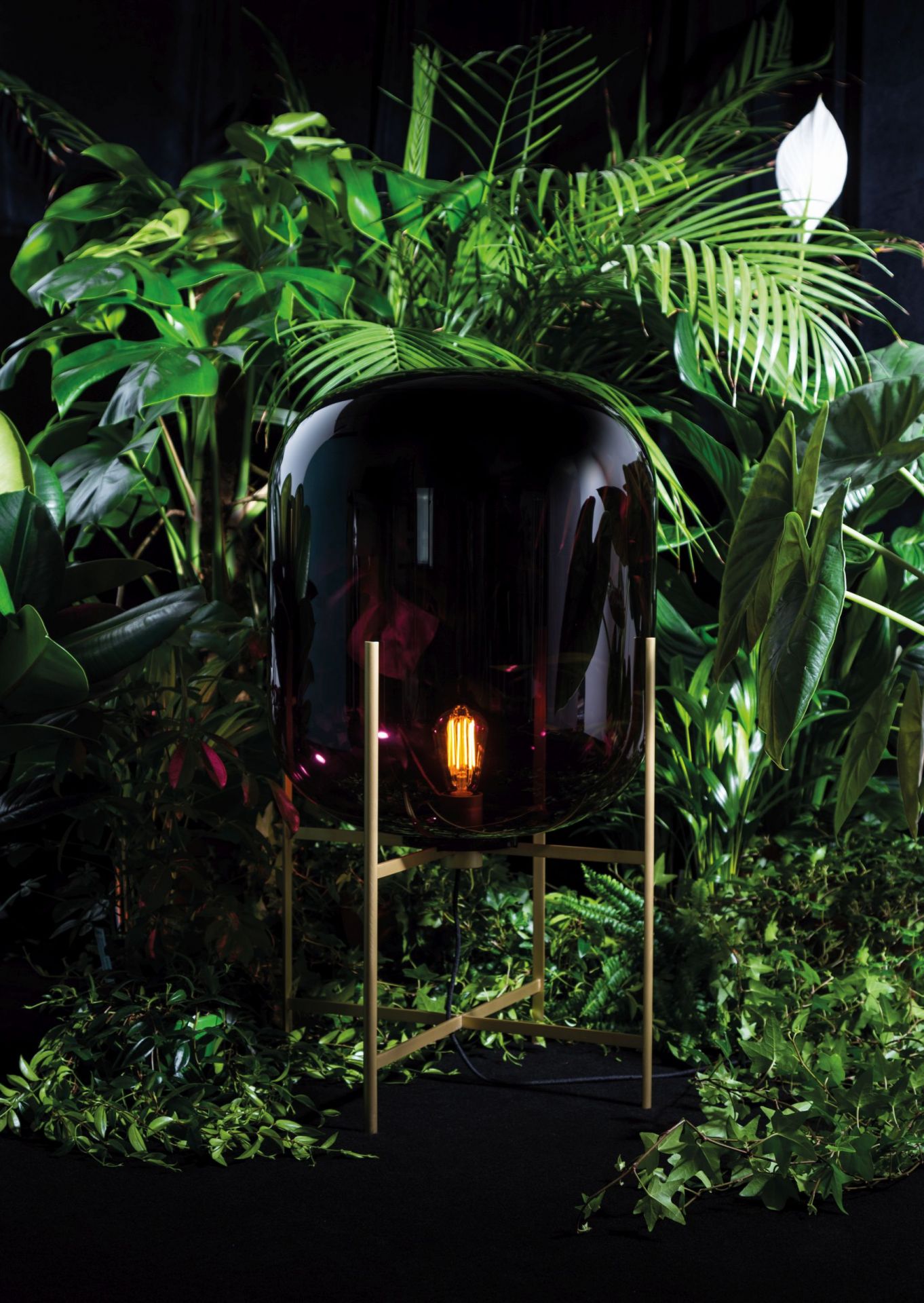 Oda Small table lamp smoke grey satined Pulpo
