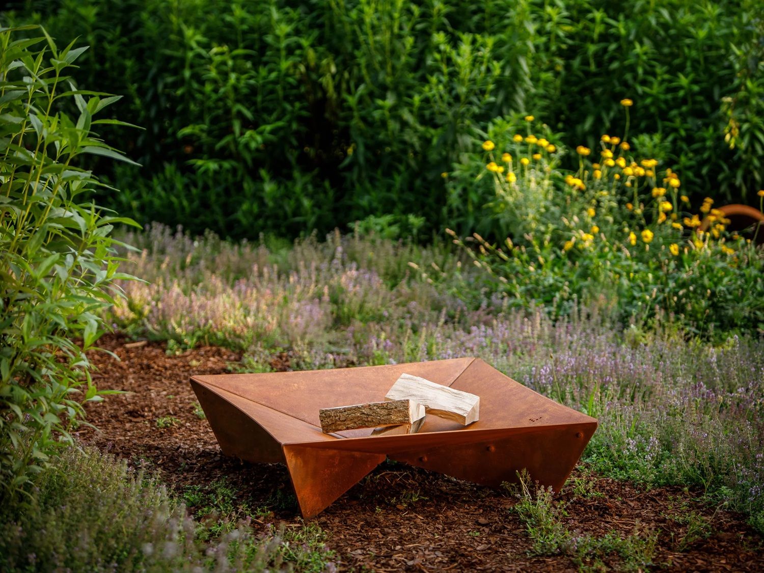 Fluxus Fire bowl square Keilbach