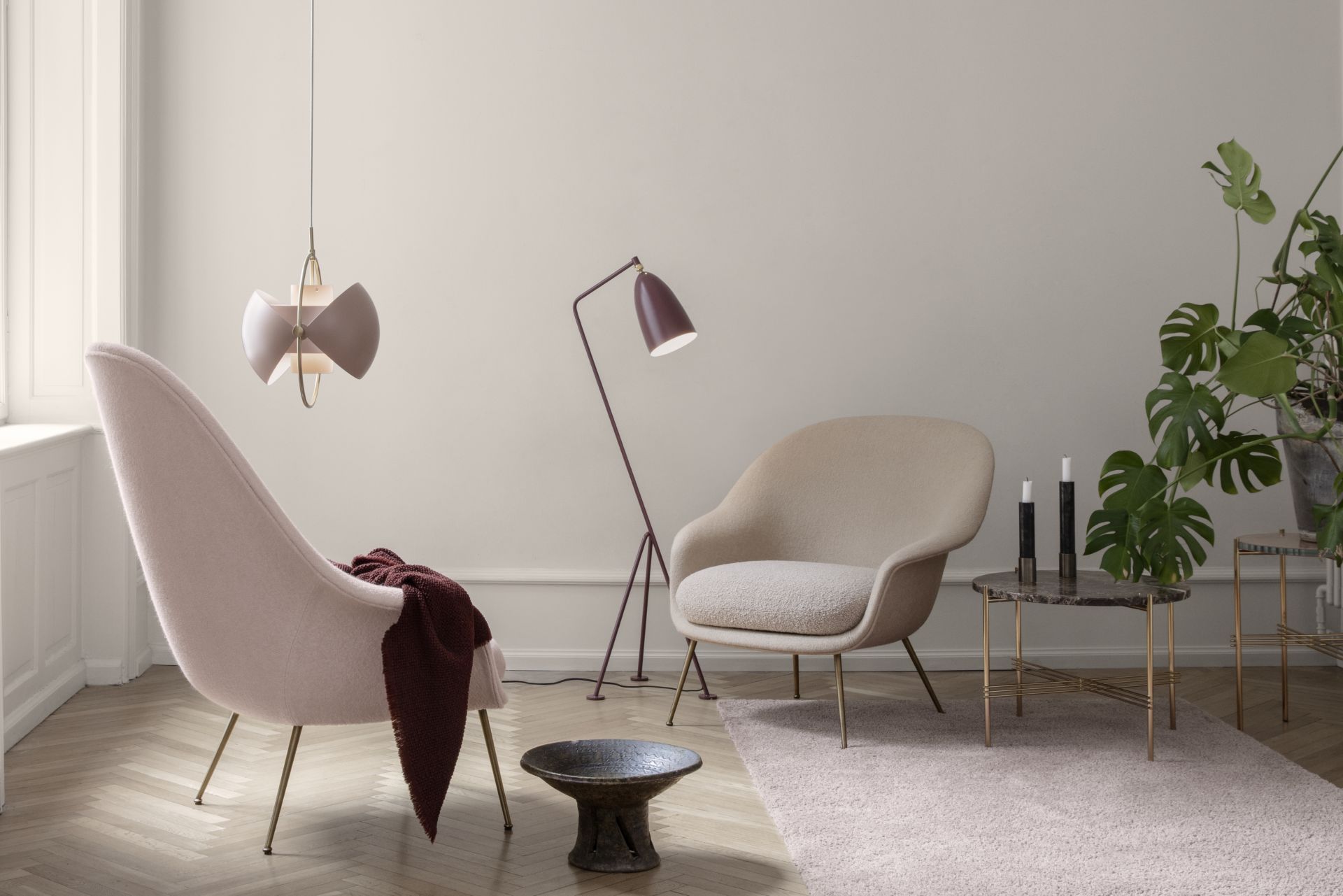 Gräshoppa / Grashoppa Floor light Dusty blue Gubi