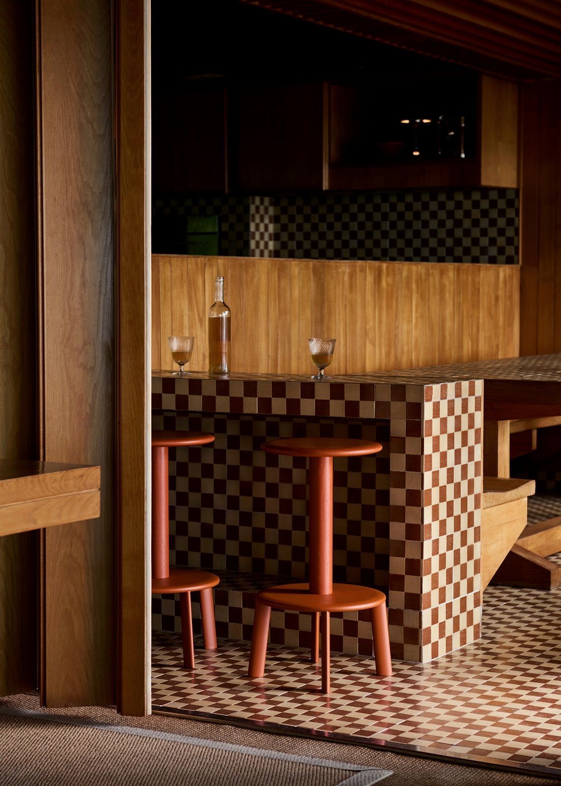 Massif AV39 / AV40 Stool AndTradition
