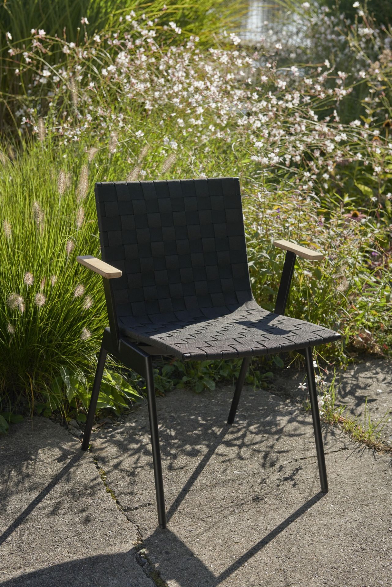 Ville AV34 Outdoor Chair Chair AndTradition