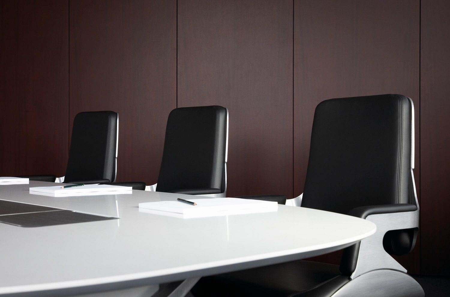 151S Conference chair Interstuhl