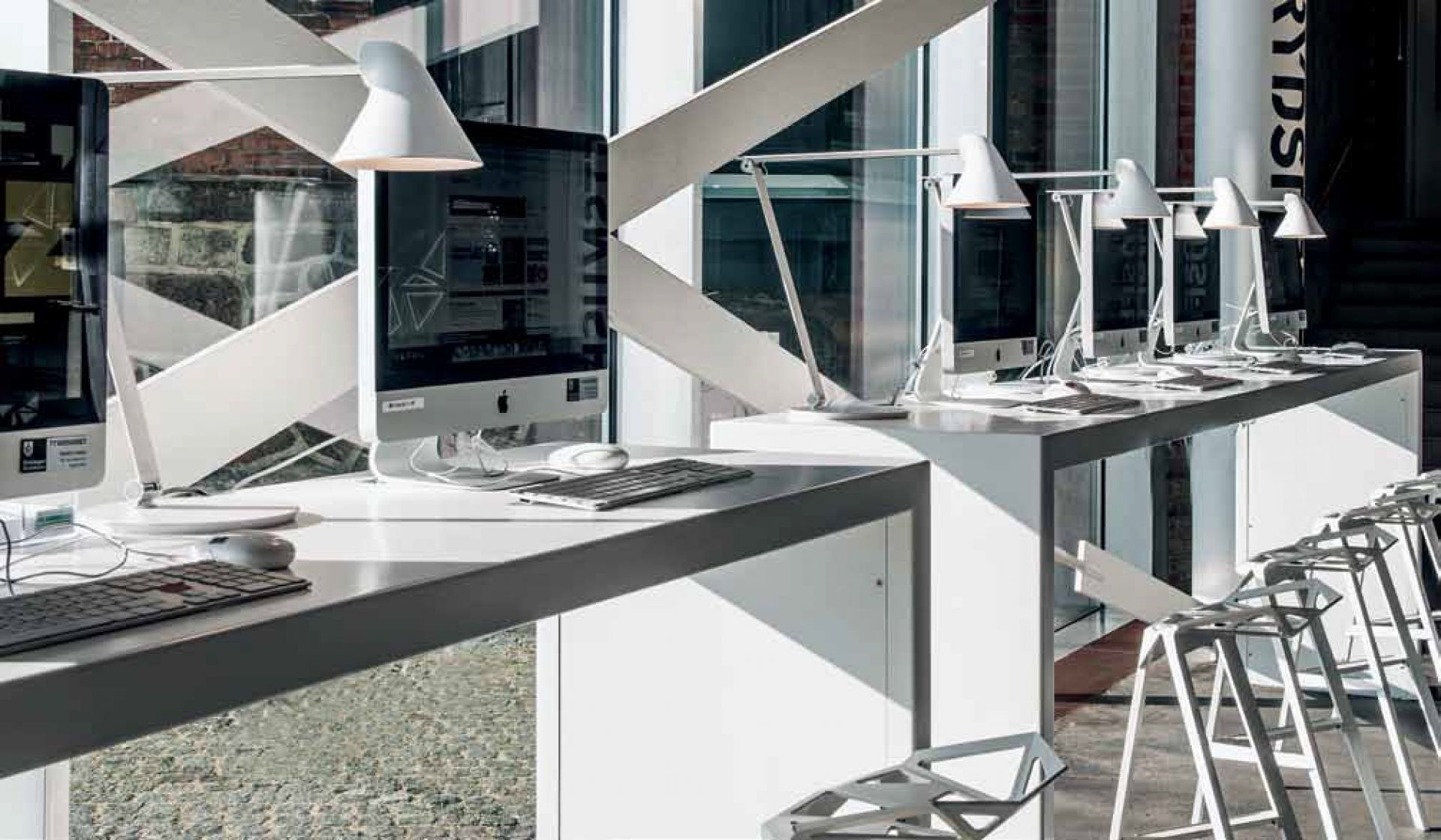 NJP table lamp Louis Poulsen