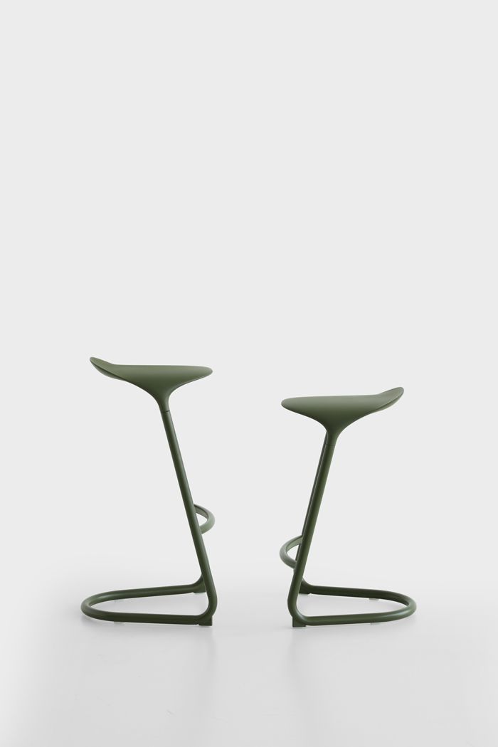 Cross S451 / S452 Indoor Cantilever stool La Palma