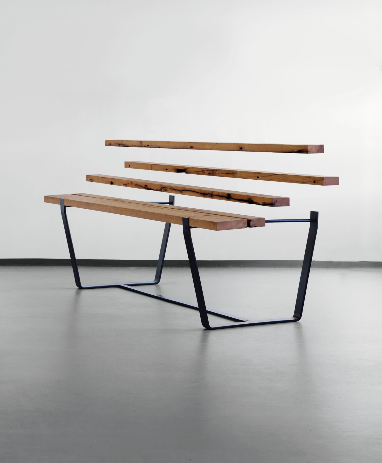 BB 11 Clamp Table Walnut Janua