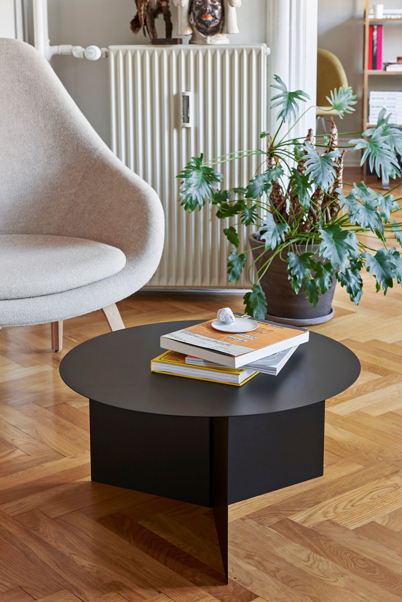 About a Lounge AAL 93 / AAL93 High Armchair Hay