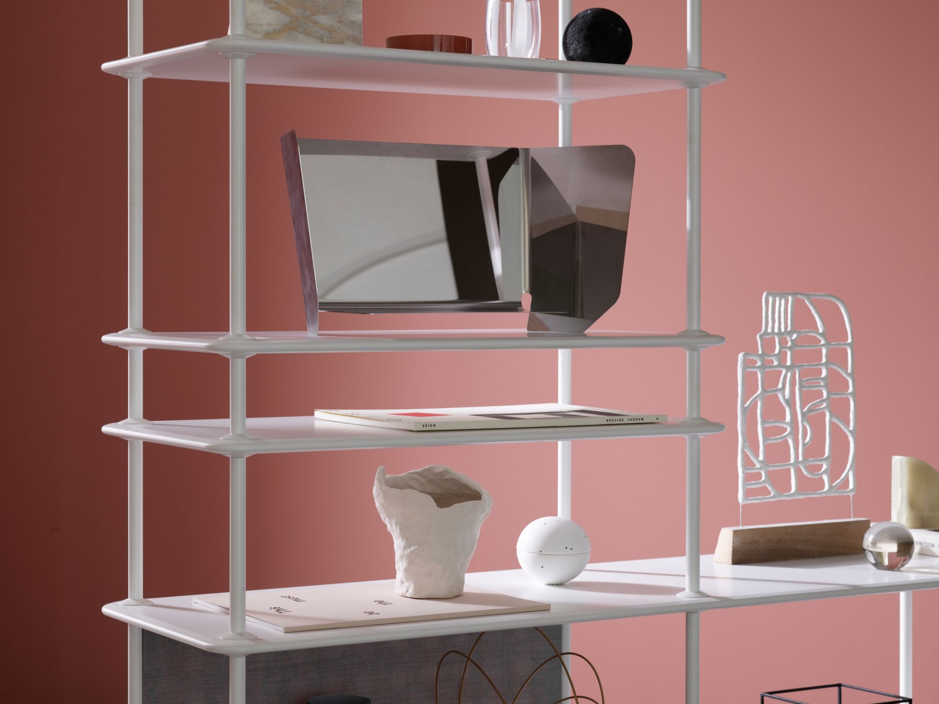 Montana Free Shelf B 138,4 x H 178,1 cm black