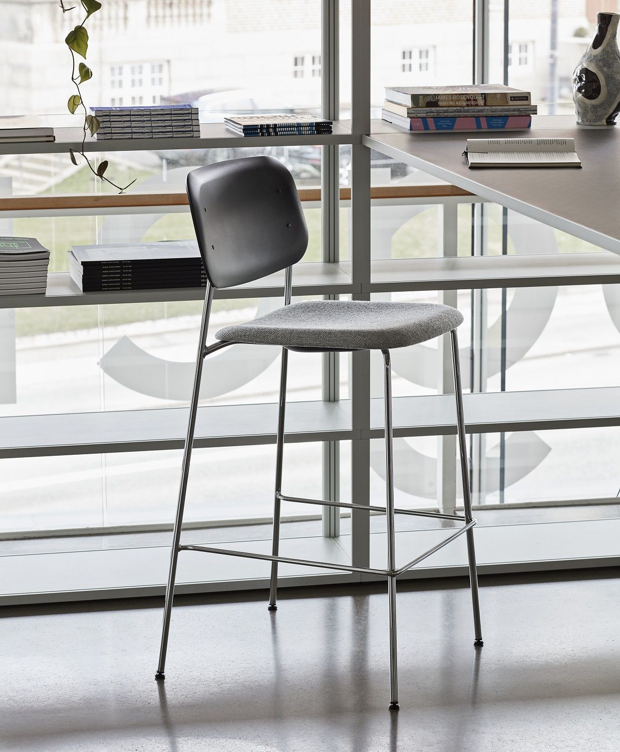 Soft Edge 95 Bar Stool Low / High Hay