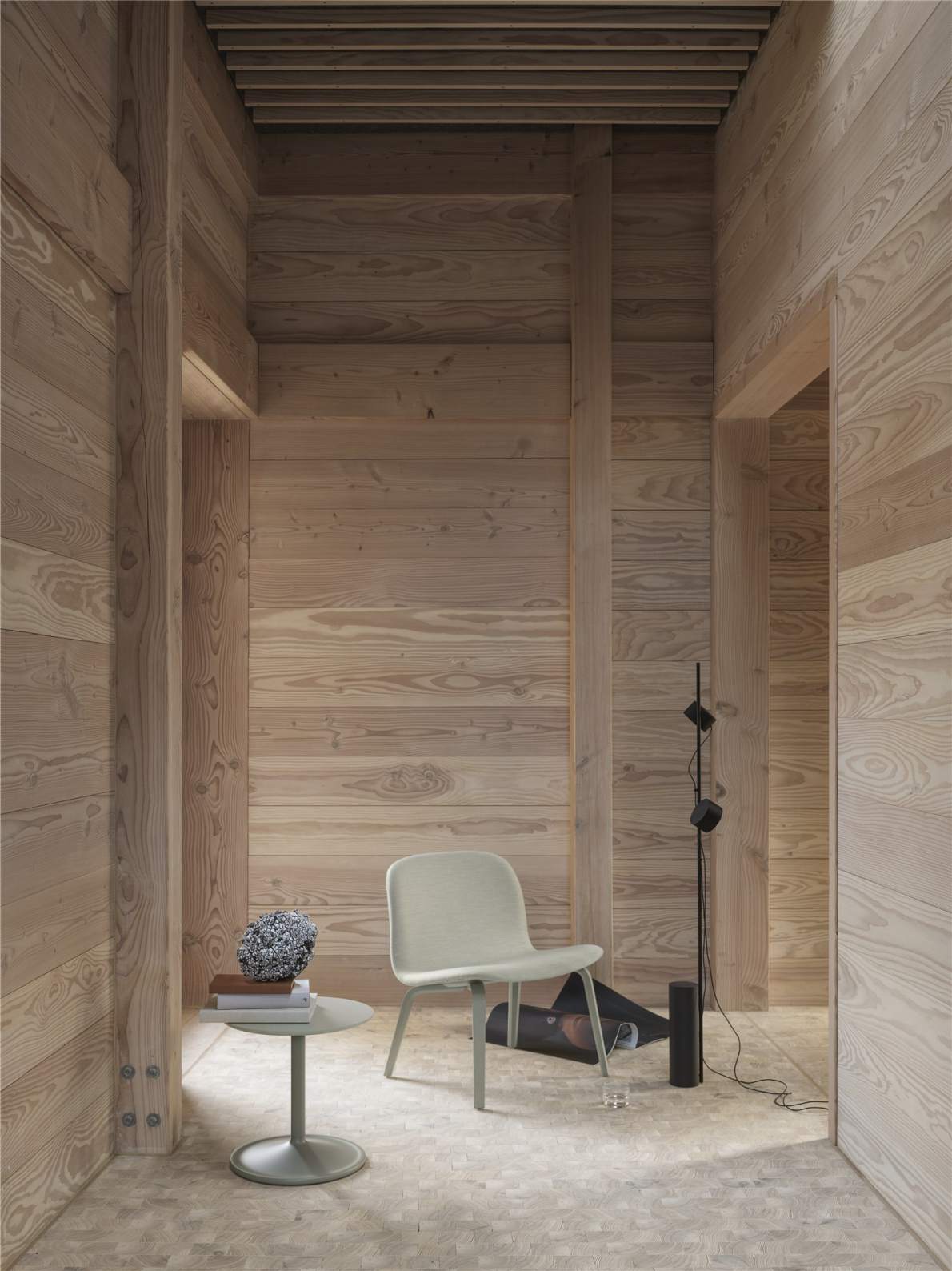 Post Floor Lamp Muuto