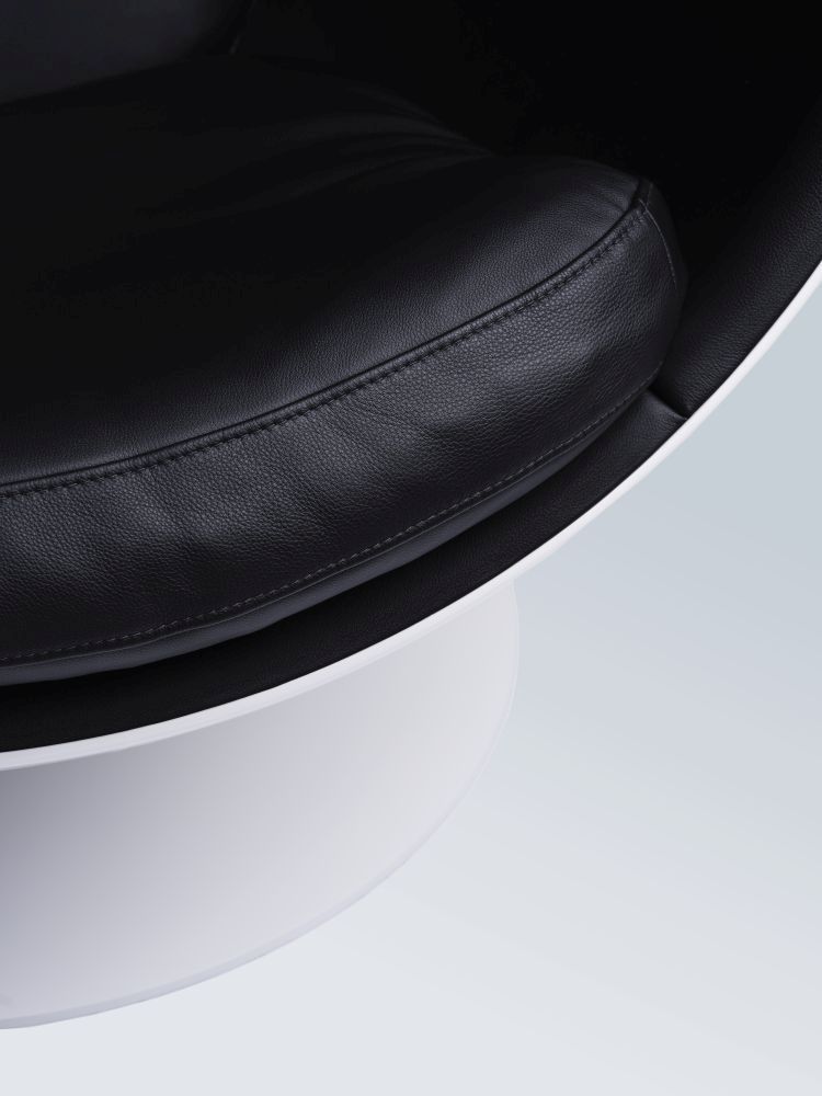 The Leather Ball Chair Armchair Black Eero Aarnio Originals