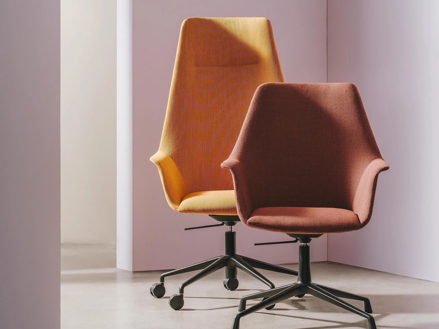 Gala Executive SO2005 Andreu World office swivel chair