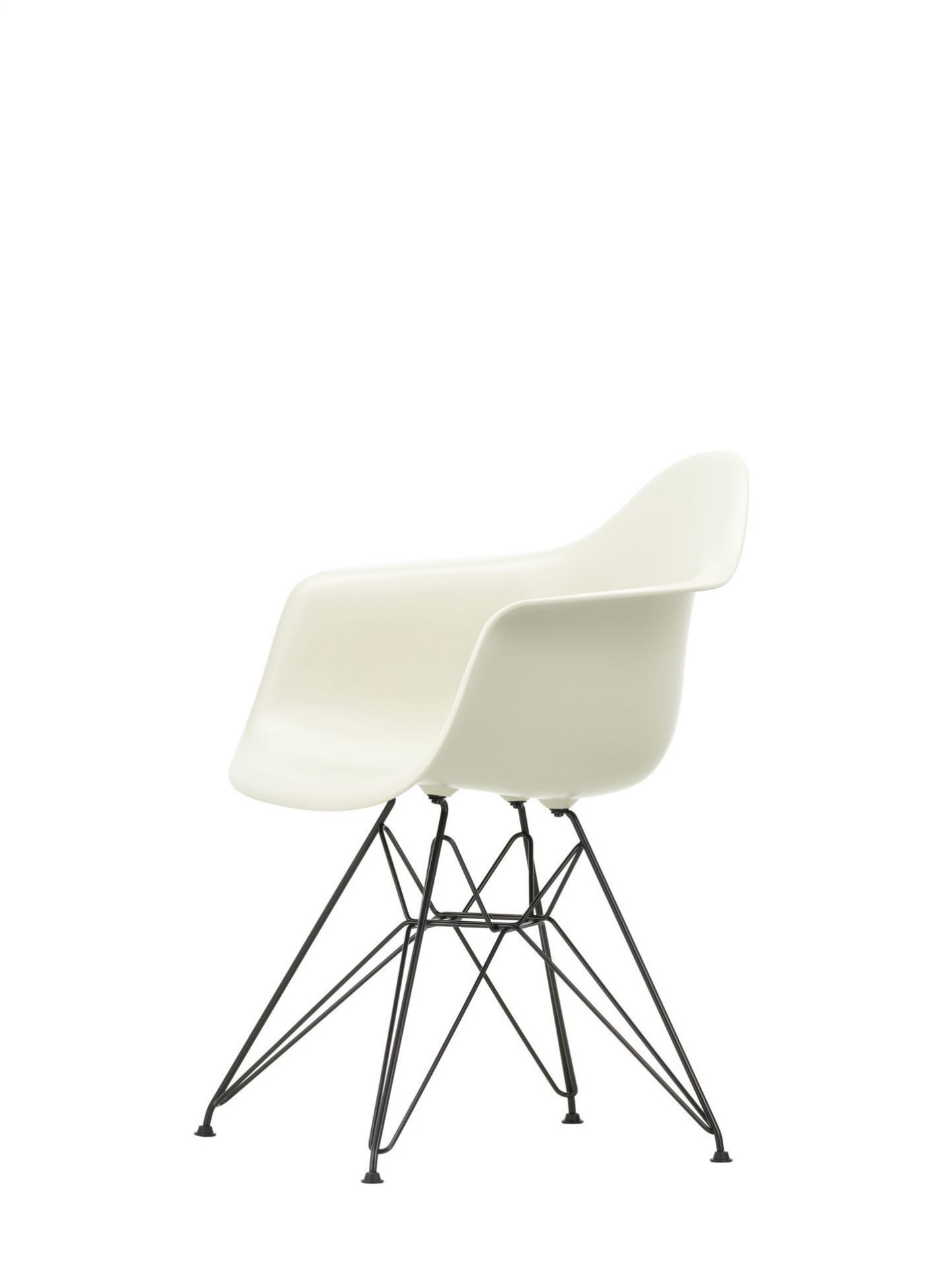 Eames Plastic Arm Chair DAR Stuhl in Kieselstein mit verchromtem Eiffelturm-Gestell, seitliche Ansicht.