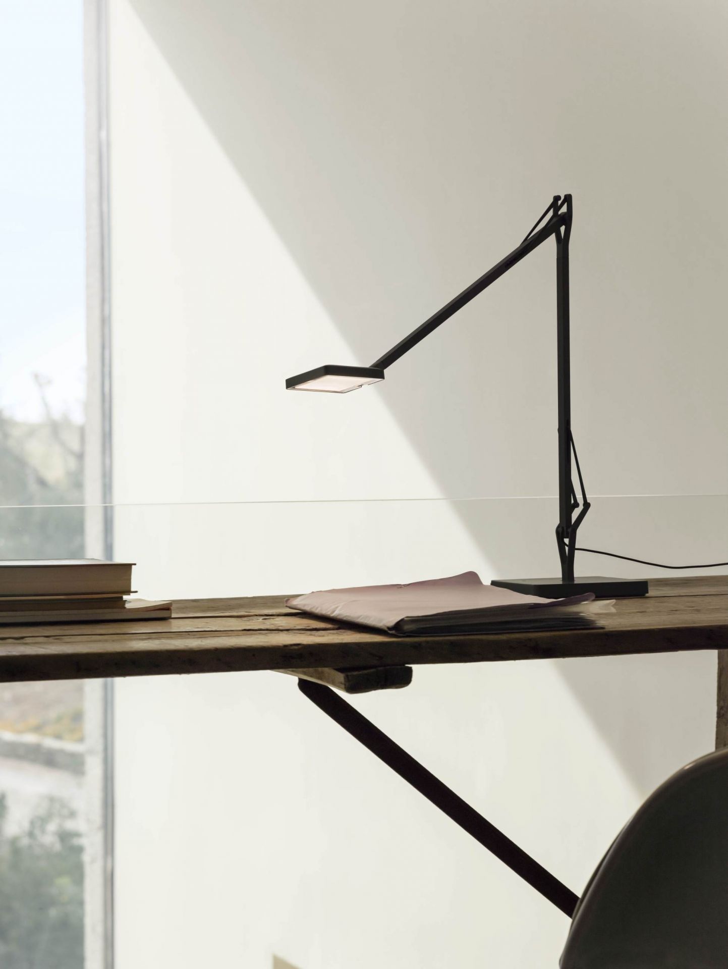 Kelvin Edge Base table lamp Flos White