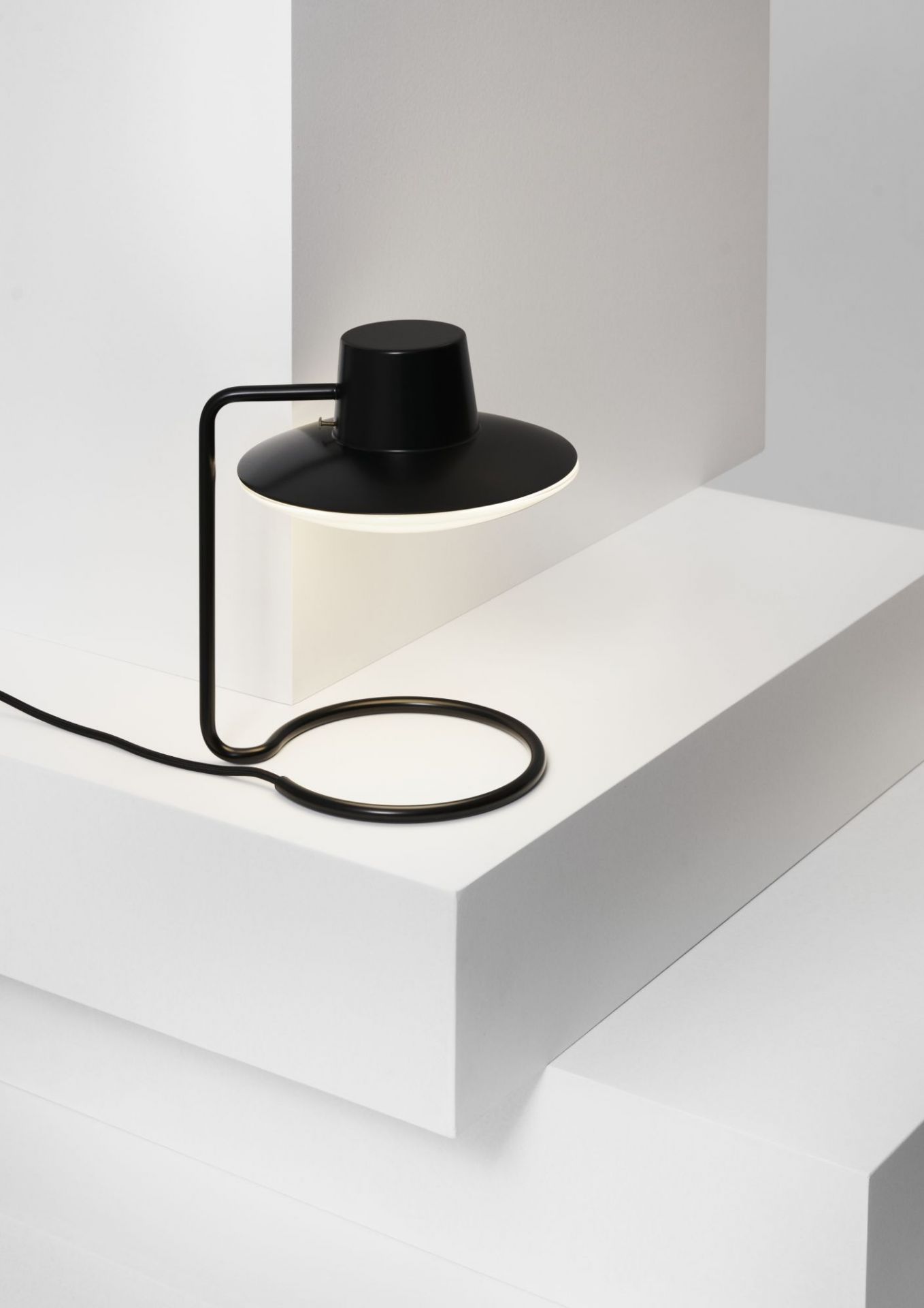 AJ Oxford 280 Table Lamp Louis Poulsen