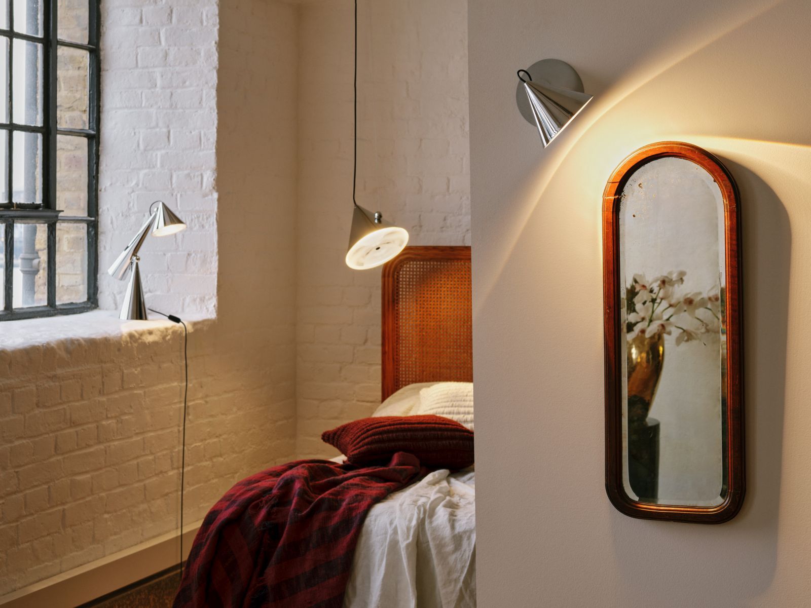 Pose Task Light LED Table lamp Putty Tom Dixon
