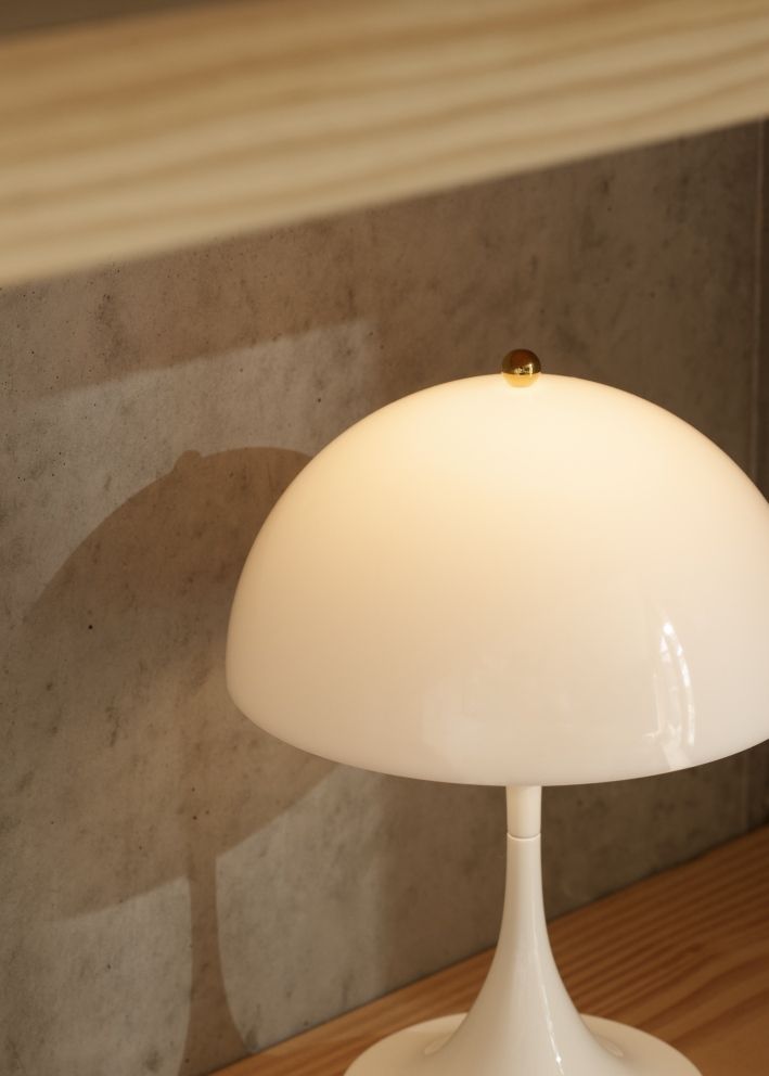 Panthella 160 Portable rechargeable LED table lamp Opal Louis Poulsen LIMITED EDITION