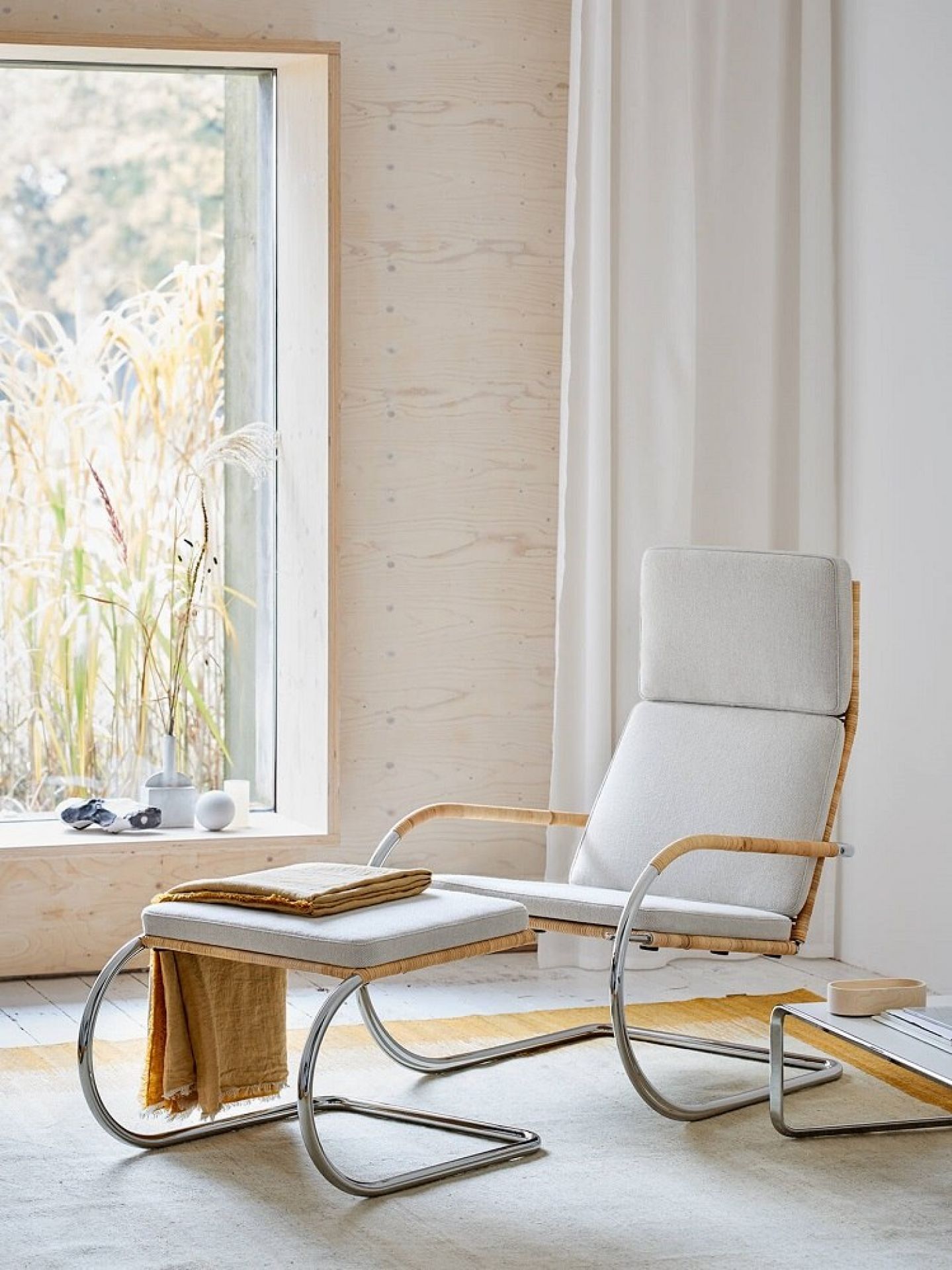 D35-1 Tecta cantilever chair