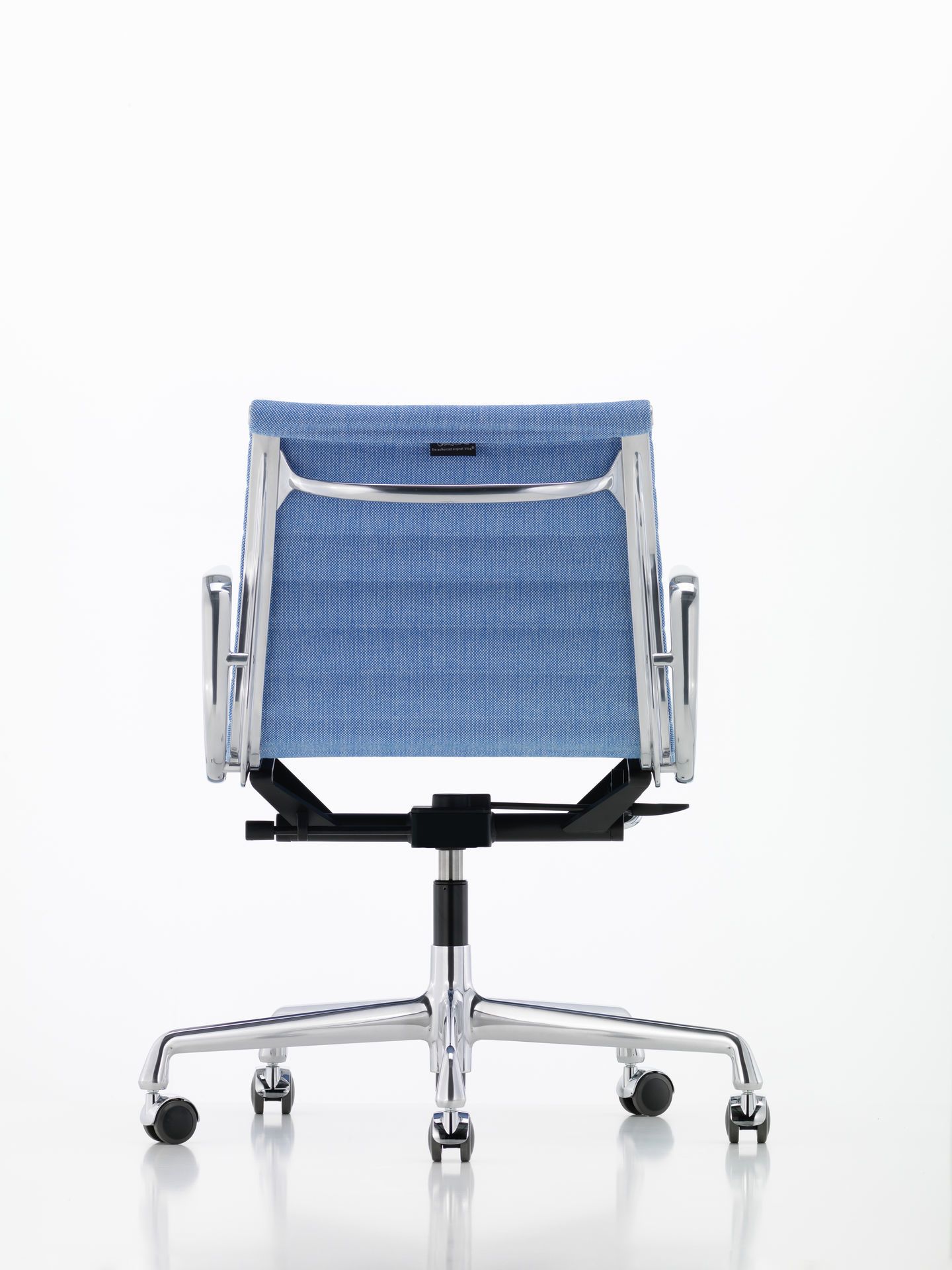 Aluminum Chair EA 118 / EA118 Chair Leather Premium Nero Vitra