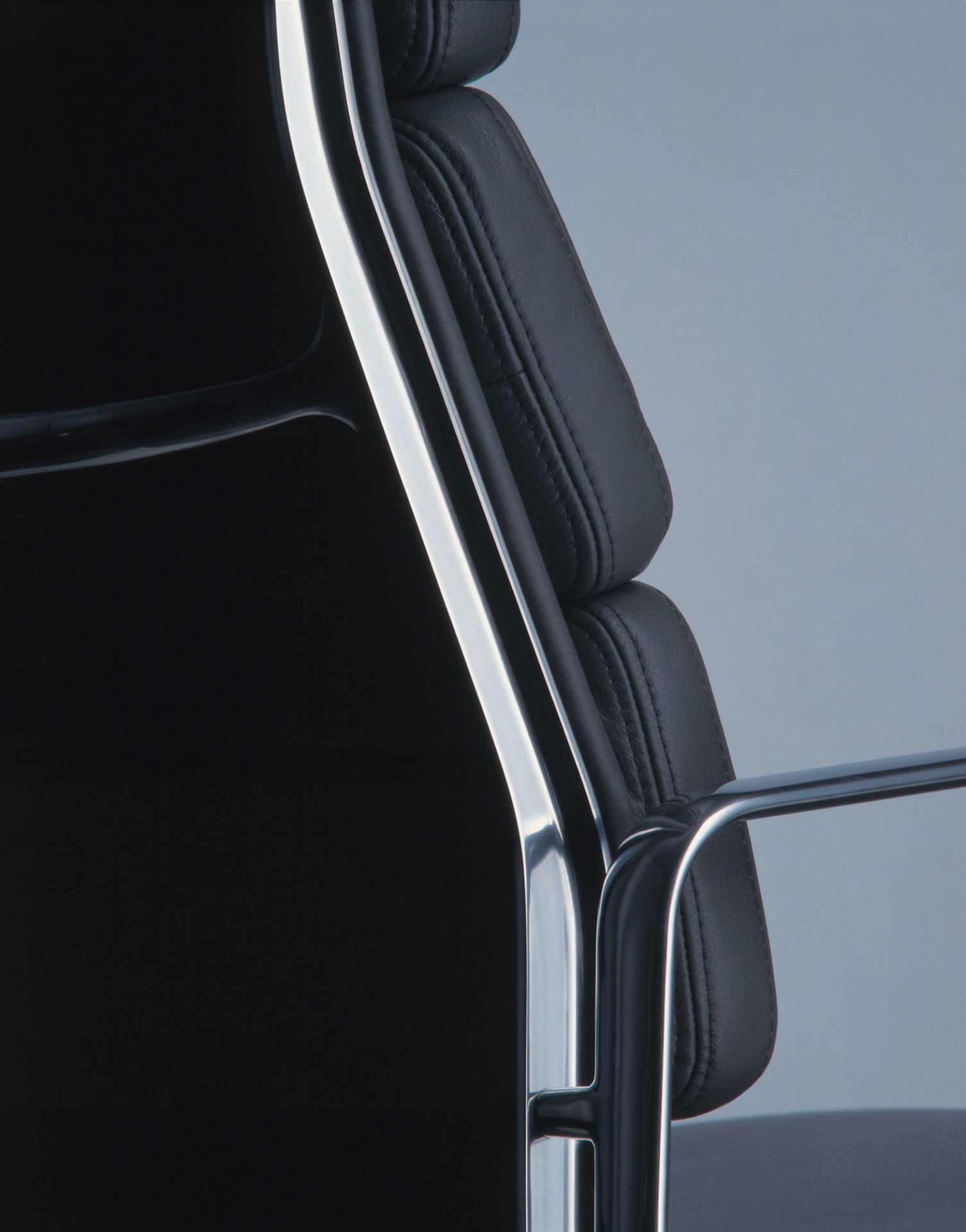 Soft Pad Chair EA219 / EA 219 Armchair Leather Premium Black Vitra OUTSTANDING VARIANTE