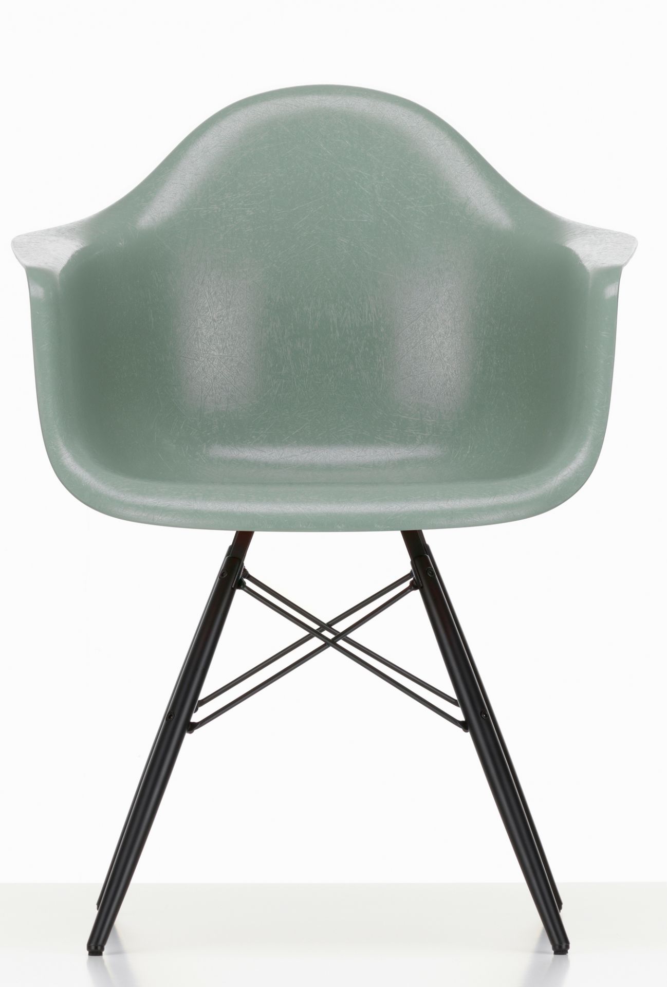 Eames Fibreglass Arm Chair DAW Chair Vitra