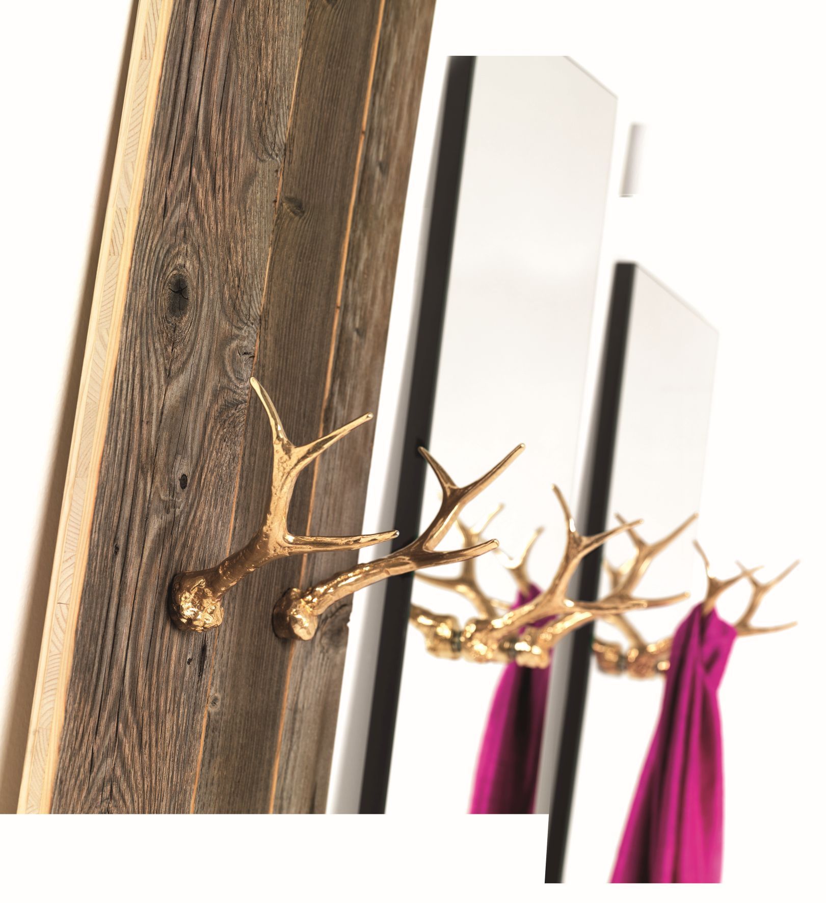 Hubertus clothes stand with a couple of dress-hanger Mogg