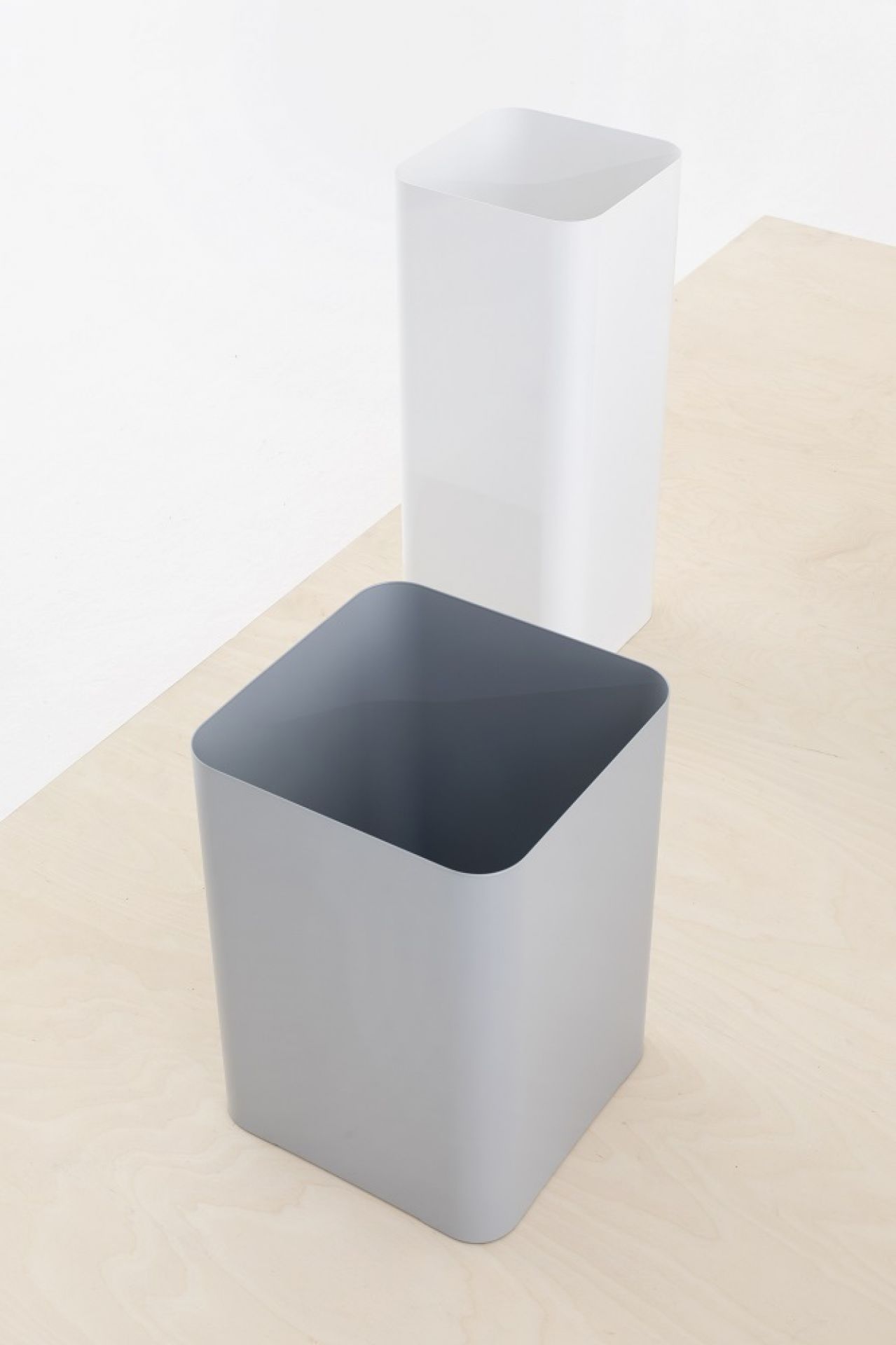Flow II wastepaper basket Cascando