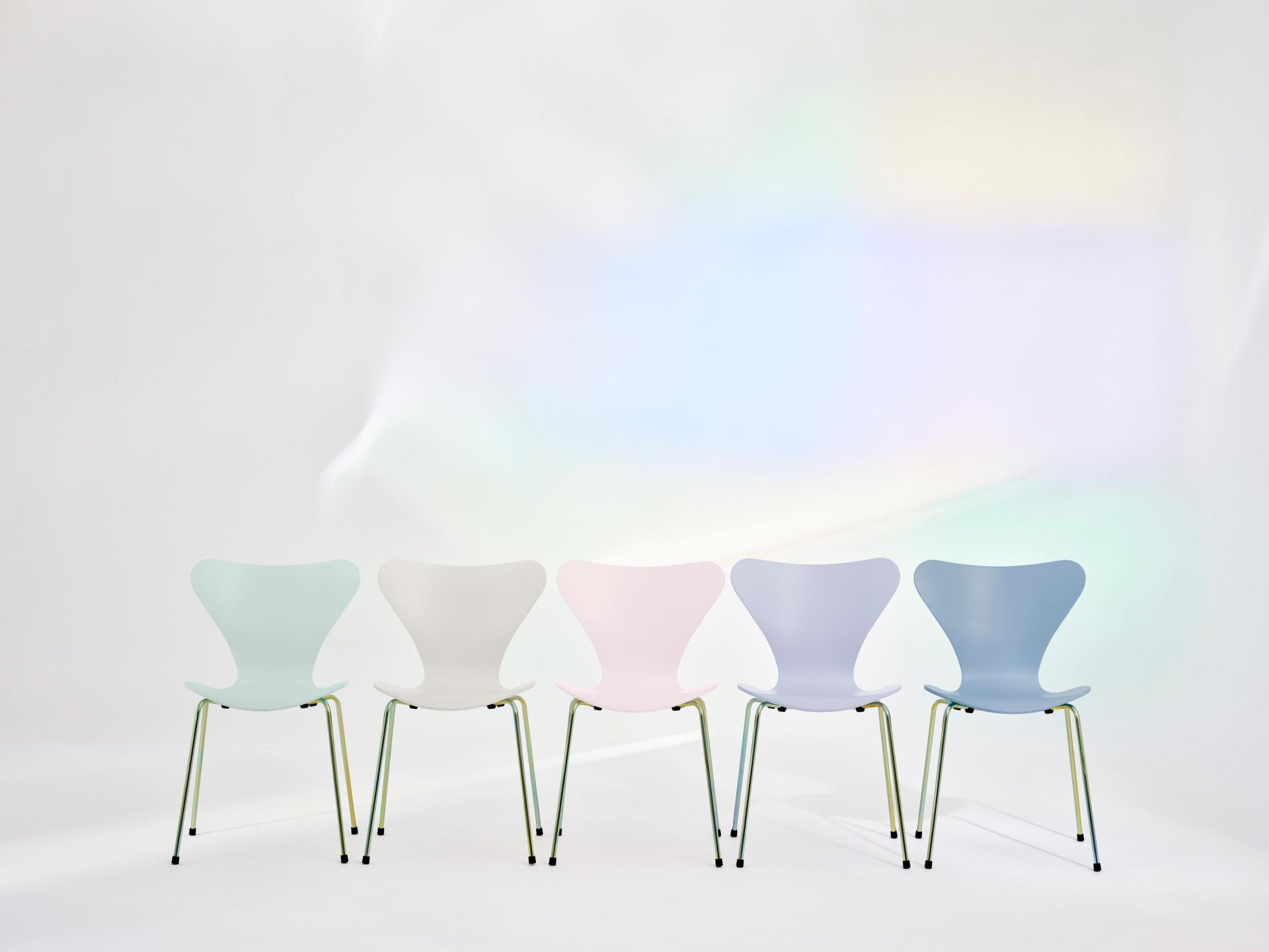 Sevener / Series Chair 3107 Fritz Hansen Ever the Sevener LIMITED EDITION