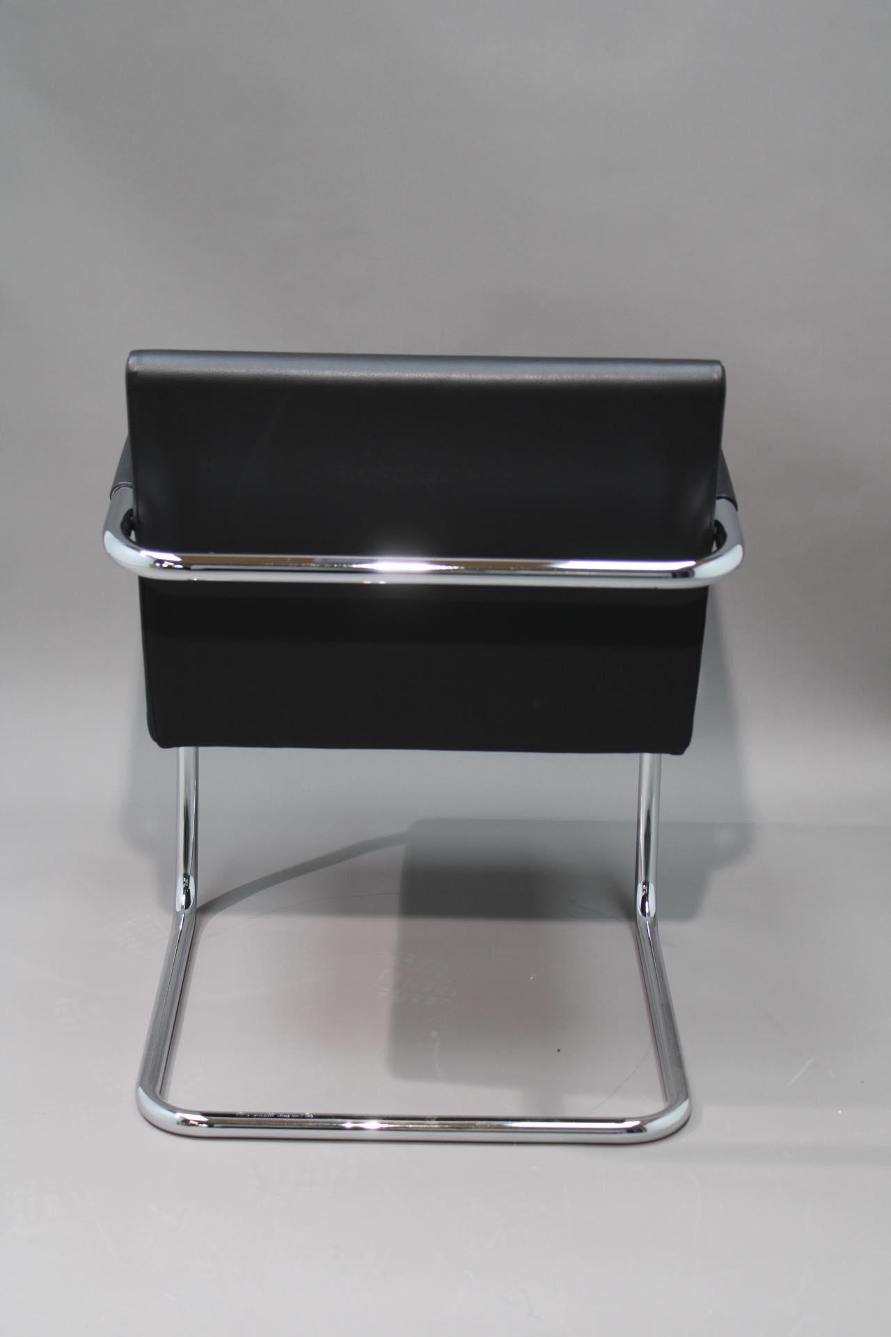 Brno Chair Tubular LEATHER VOLO BLACK Knoll International SINGLE PIECES