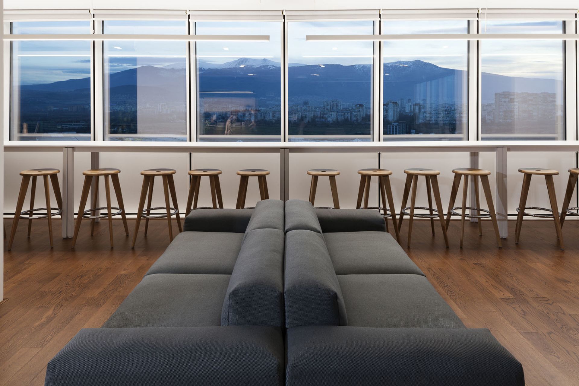 Tabouret Haut Bar stool Vitra Natural oak