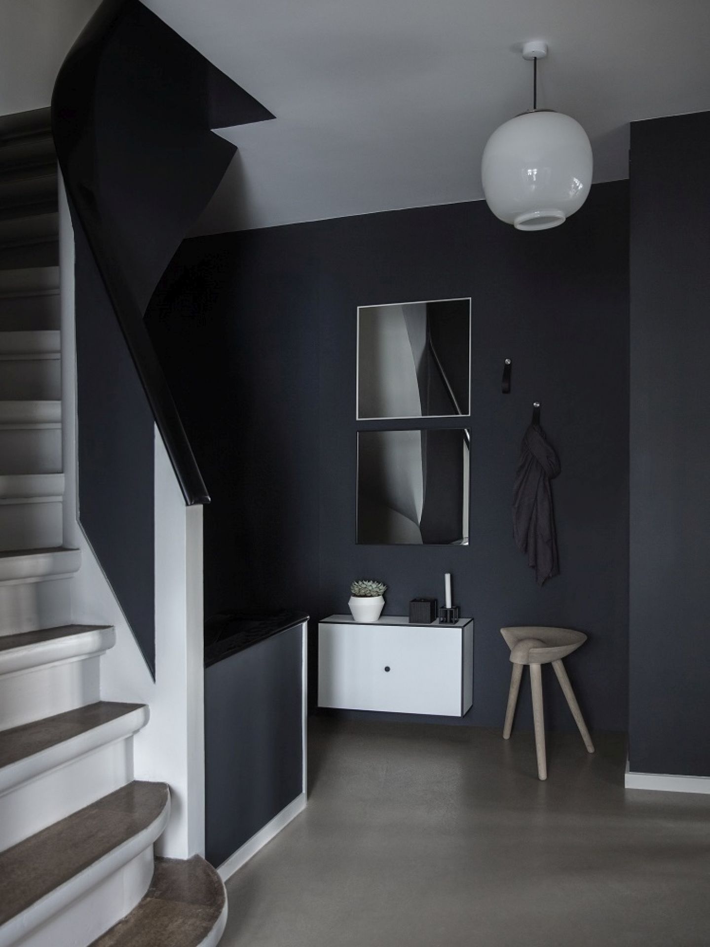  Frame Shoe Cabinet Audo