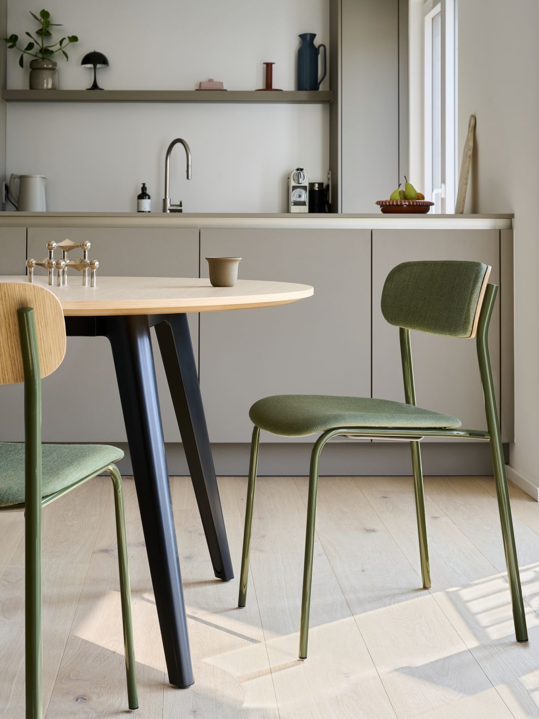 S 243 SPV / S243 SPV Tubular steel chair with upholstered seat Thonet 