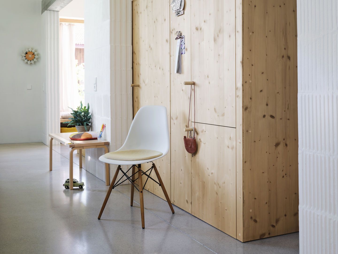 Eames Plastic Side Chair DSW Chair Vitra
