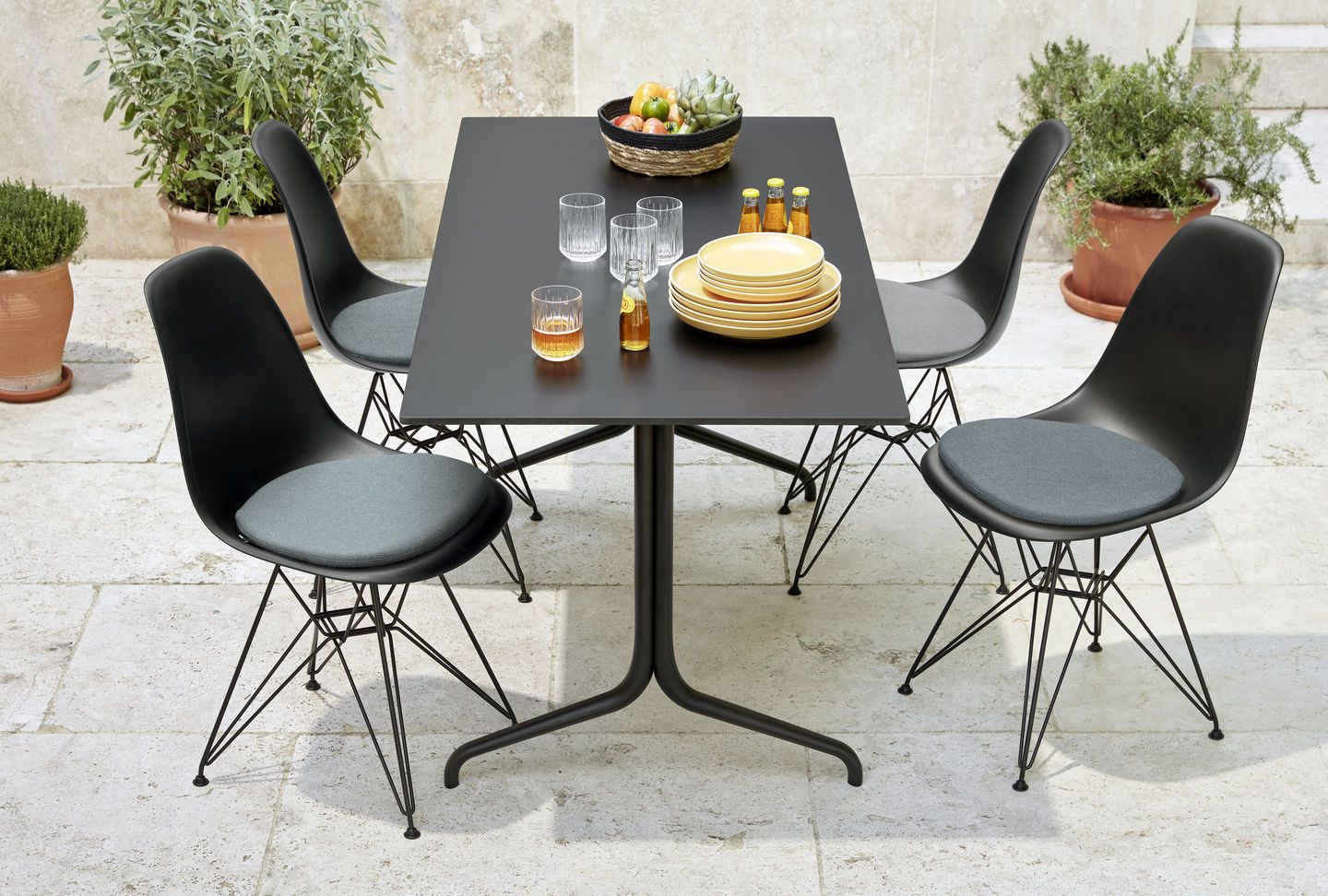 Eames Fibreglass Chair DSR Chair Vitra