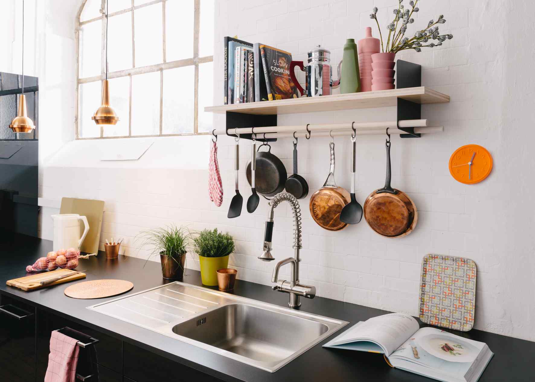 Atelier wall shelf / coat rack with rod and 4 hooks Richard Lampert