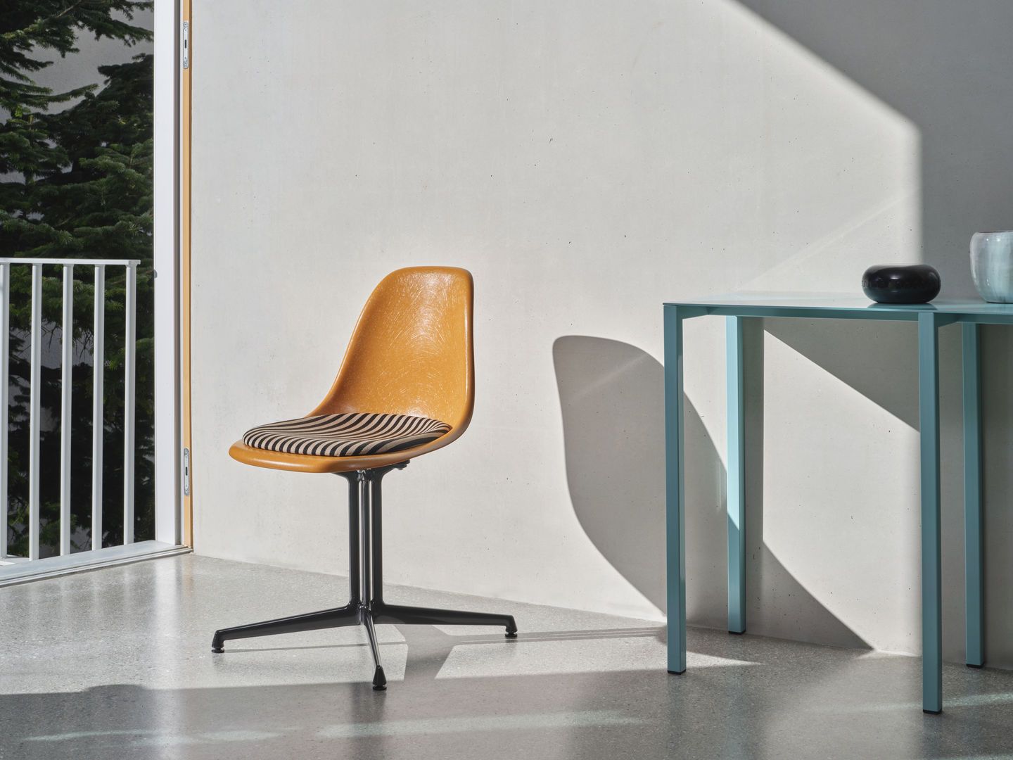 Eames Fibreglass Side Chair La Fonda Ochre Dark Vitra LIMITED EDITION
