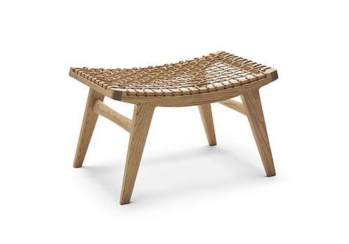 Klismos Stool with felt gliders Knoll International