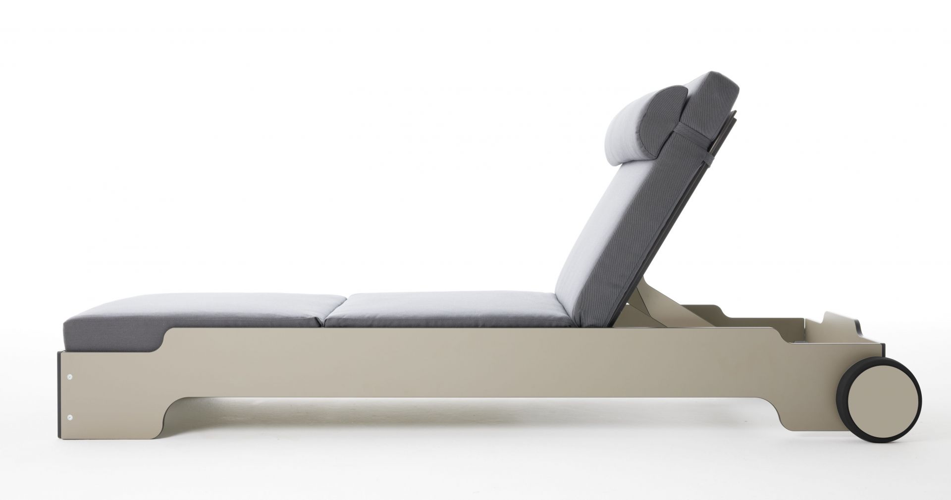 Solara Stacking Lounger incl. Wheels and Upholstery Outdoor Müller Möbelwerkstätten