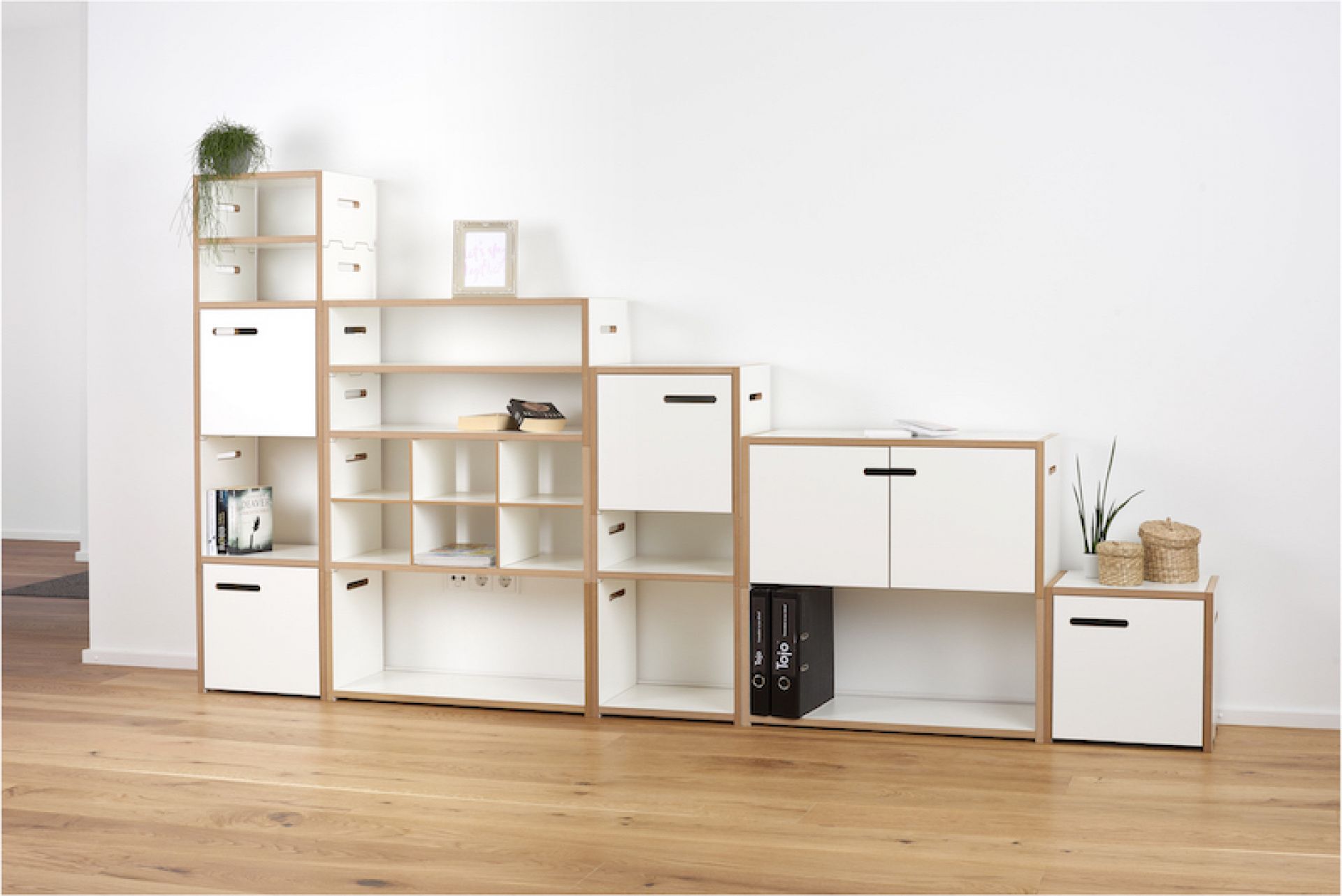 Tojo Halbstark Basic Module with Door Left Shelf Series Tojo Tojo Halbstark Basic Module with Door Left Shelf Series Tojo