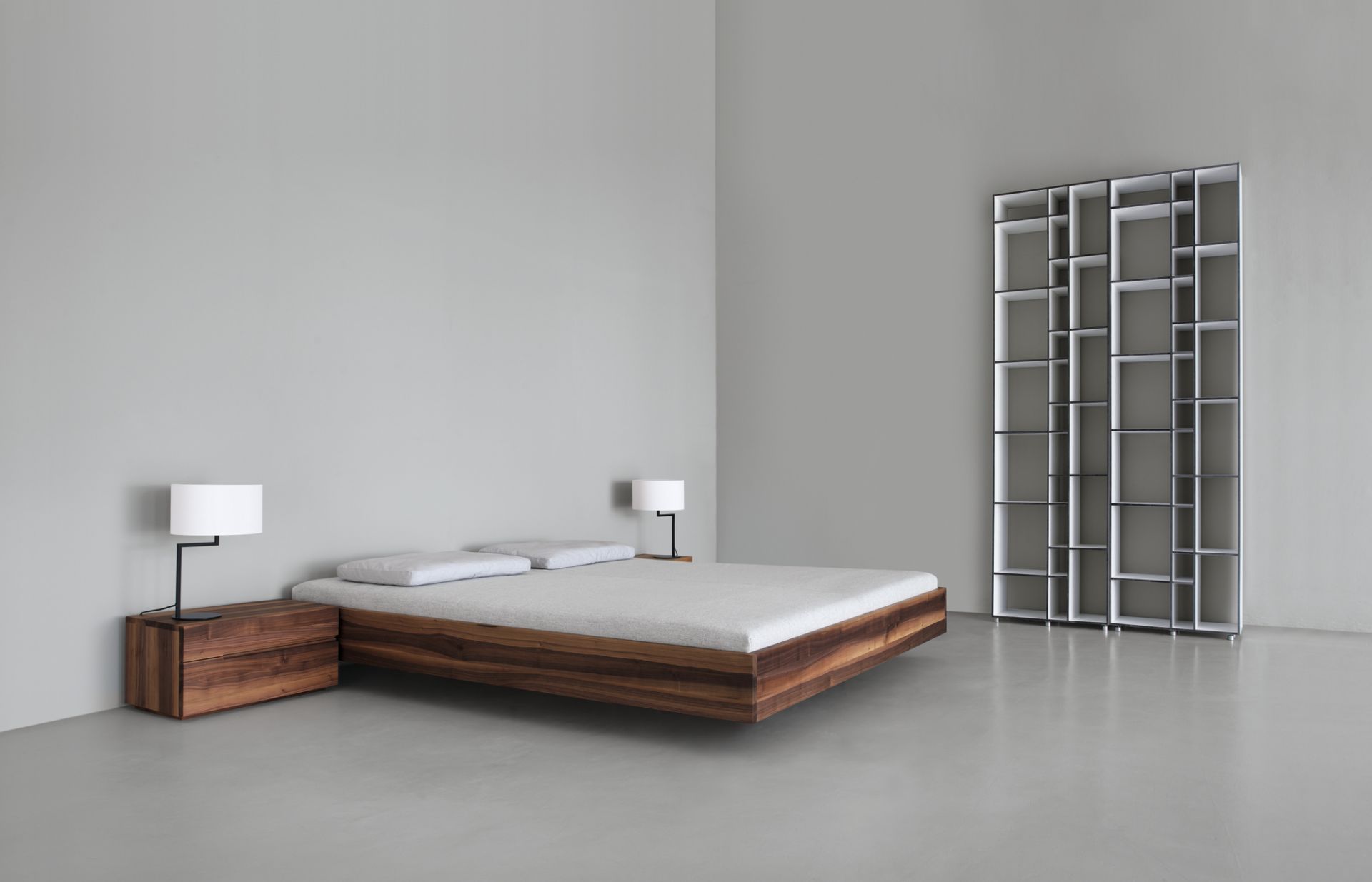 Simple 180 wooden bed Zeitraum