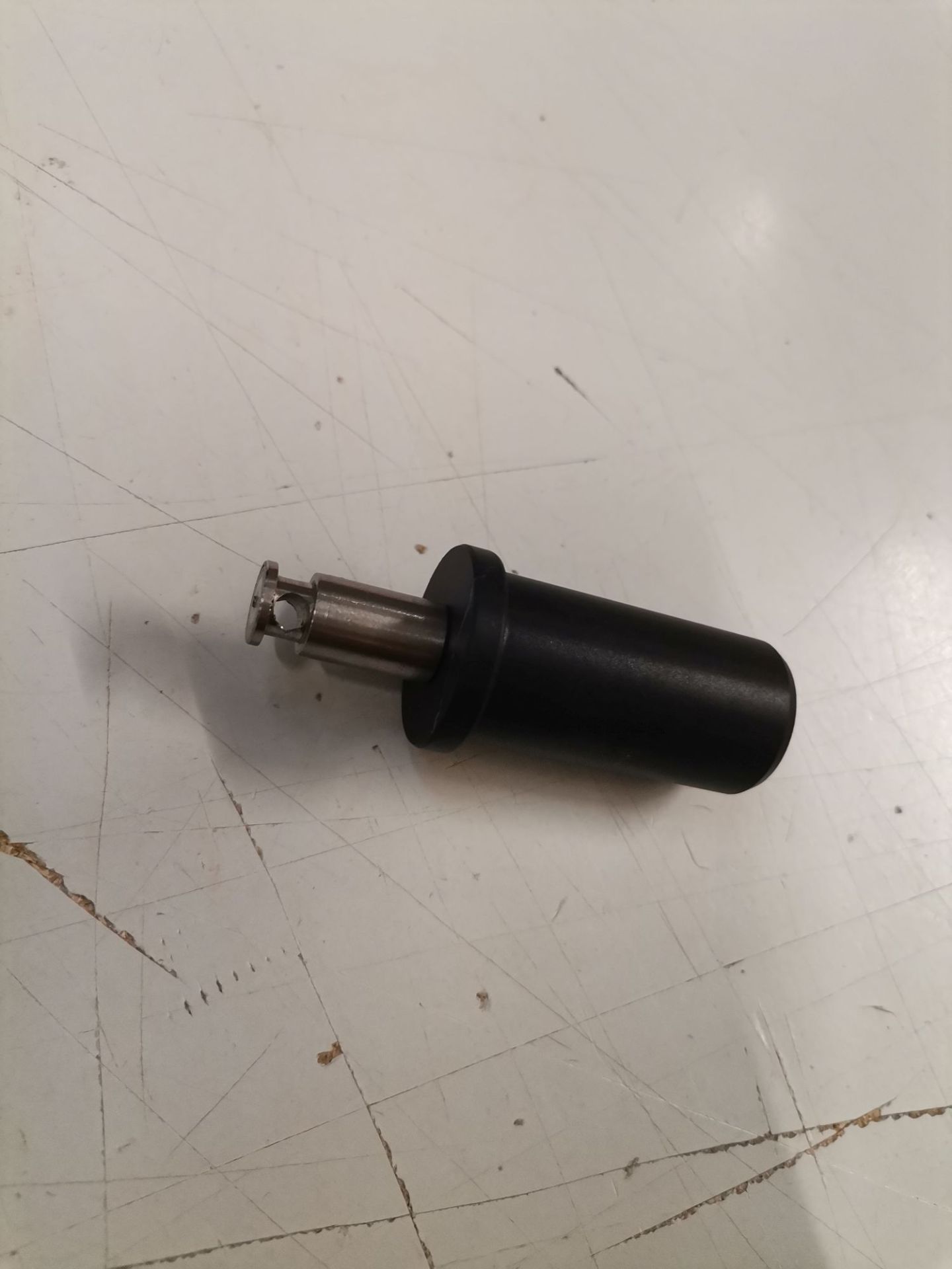 Fix-e Plus adapter USM Haller / Kitos - for attaching Lifto to "USM Haller Table Plus/Access/Advanced" and "USM Kitos E Plus/Adv." Belux SINGLE PIECE