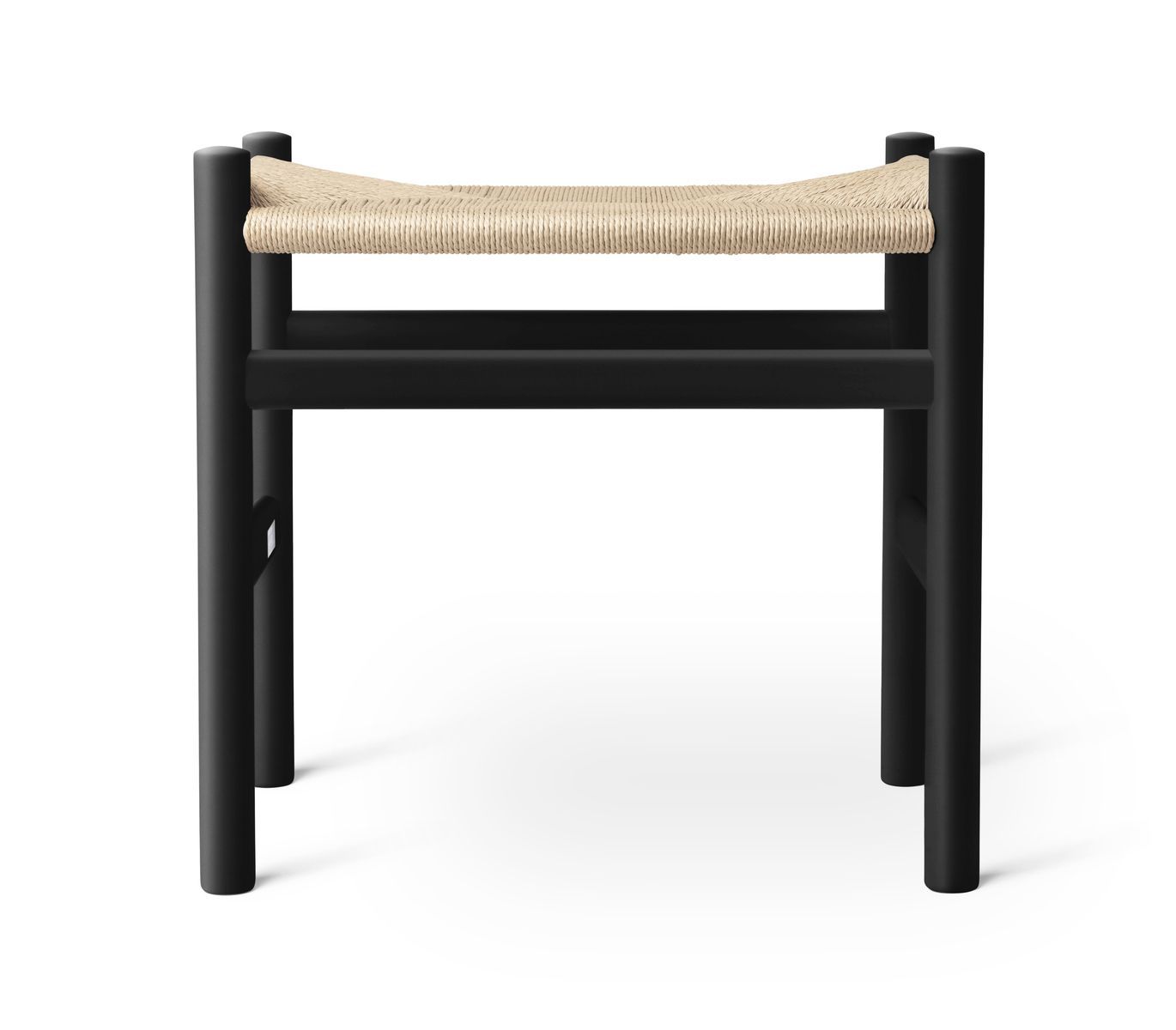 Schwarzer CH53 Hocker von Carl Hansen mit Sitzfläche aus Naturgeflecht, skandinavisches Design.