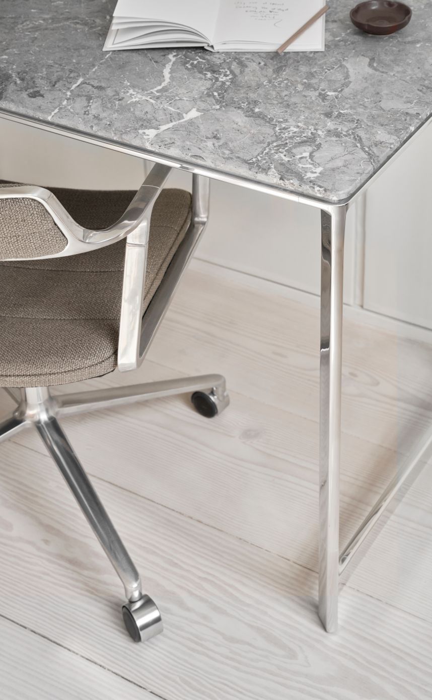 430 Studio Desk Vipp