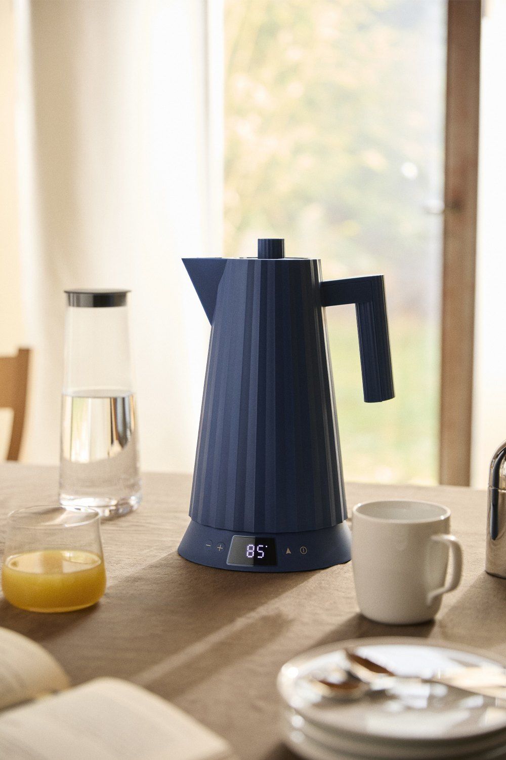 MDL21 Plissé kettle with temperature control Alessi