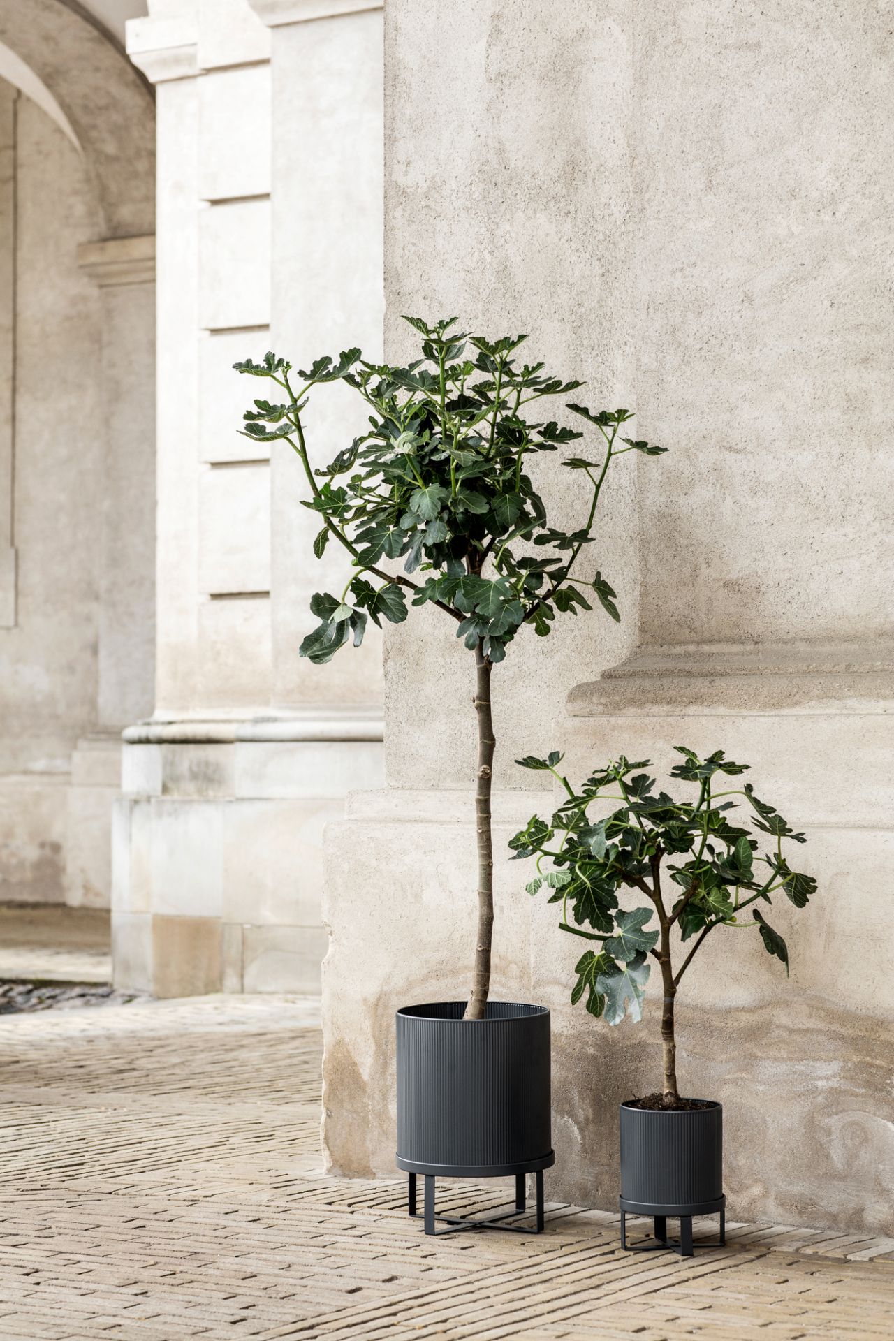 Bau Flower Pot Large Ferm Living Black